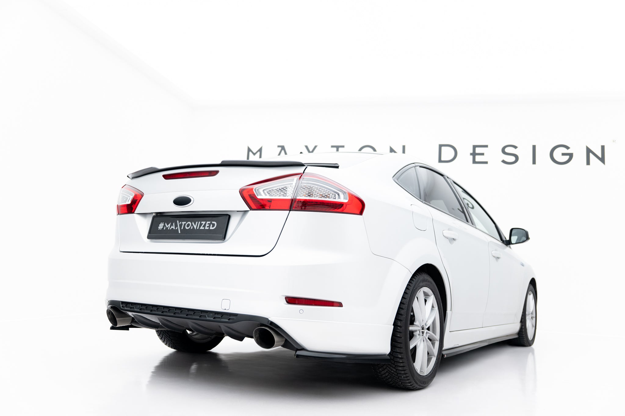 Heck Ansatz Flaps Diffusor für Ford Mondeo ST-Line Limousine Mk4 Facelift