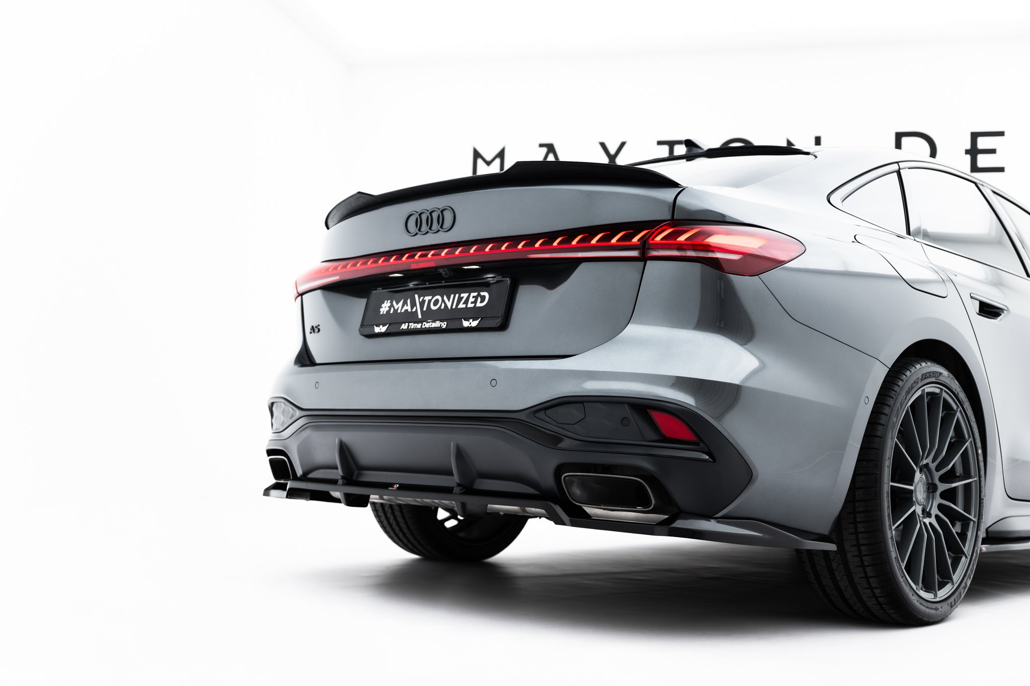 Mittlerer Cup Diffusor DTM Look Heck Ansatz für Audi A5 S-Line Limousine / Avant B10