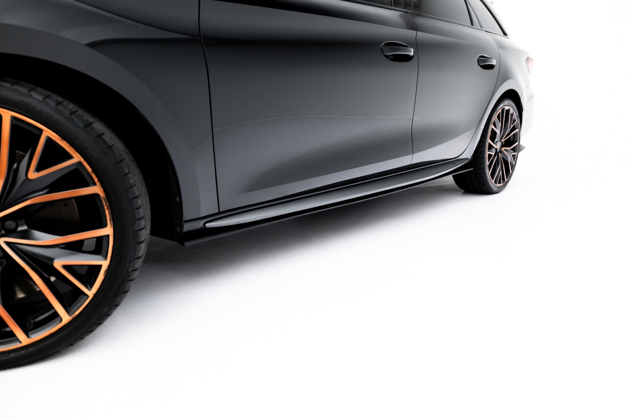 Street Pro Seitenschweller Ansatz für Cupra Leon ST / Hatchback Aero Mk1 / Mk1 Facelift