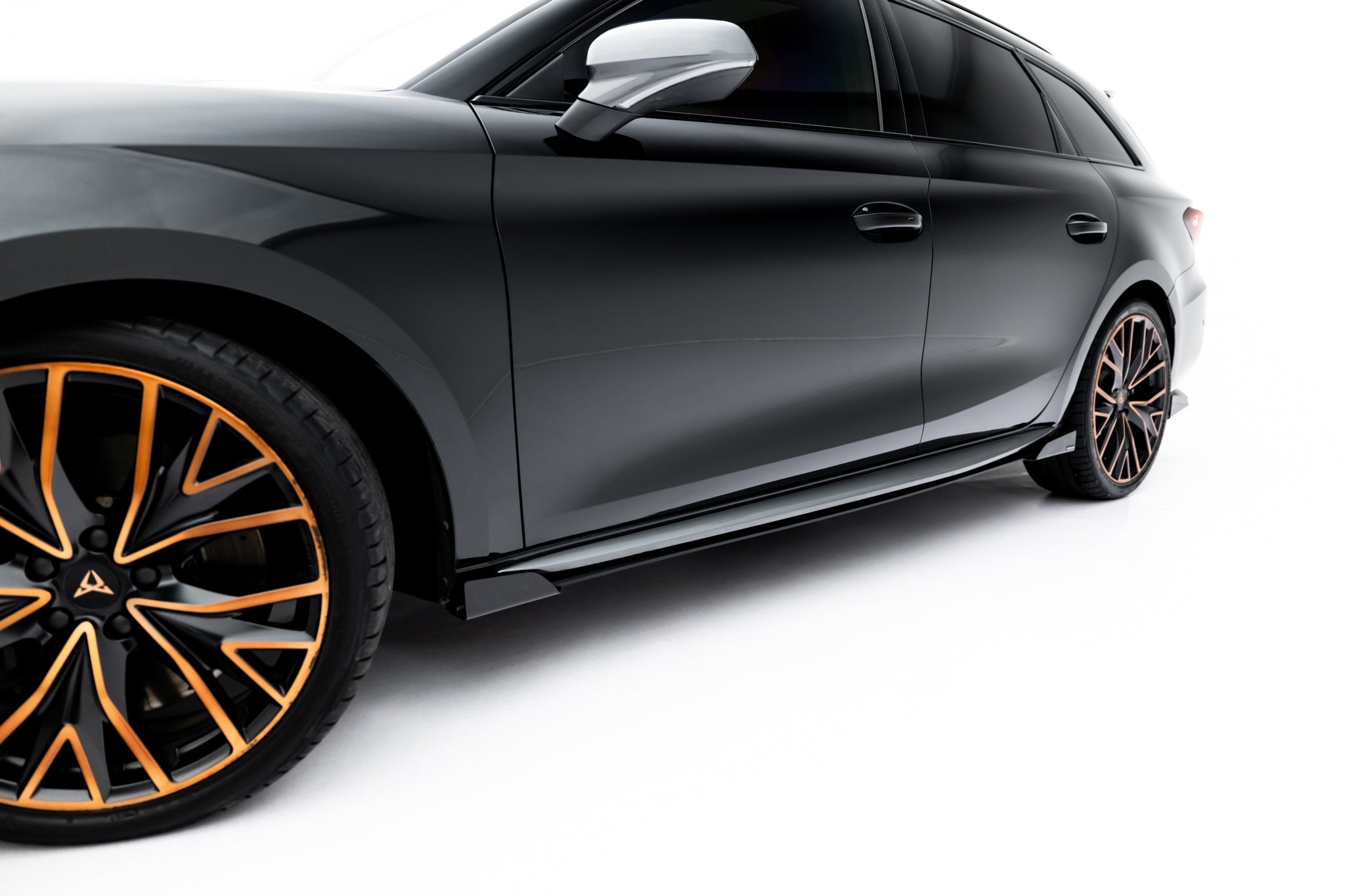 Street Pro Seitenschweller Ansatz + Flaps für Cupra Leon ST / Hatchback Aero Mk1 / Mk1 Facelift