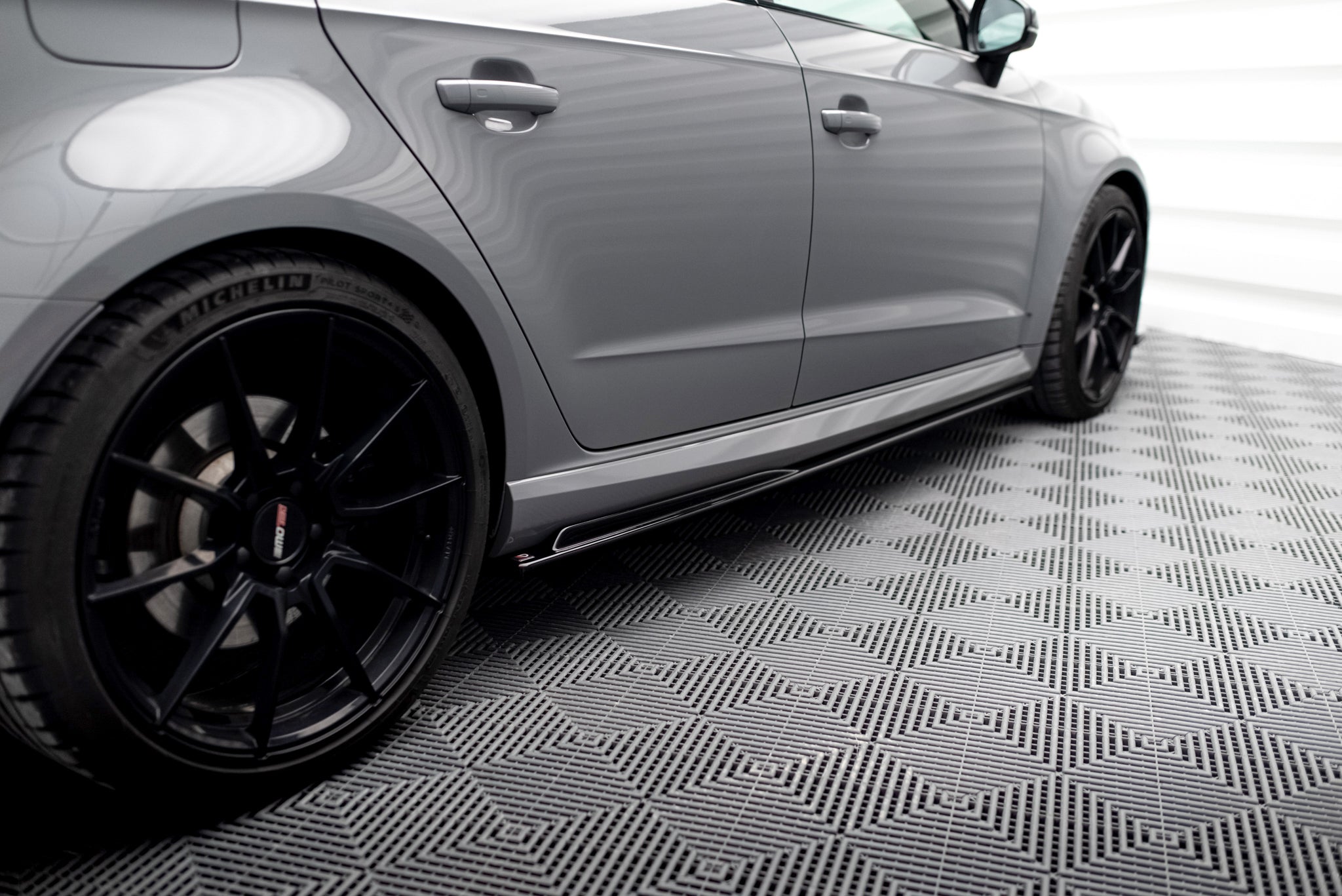 Seitenschweller V2 Ansatz für Audi RS3 8V Sportback Facelift
