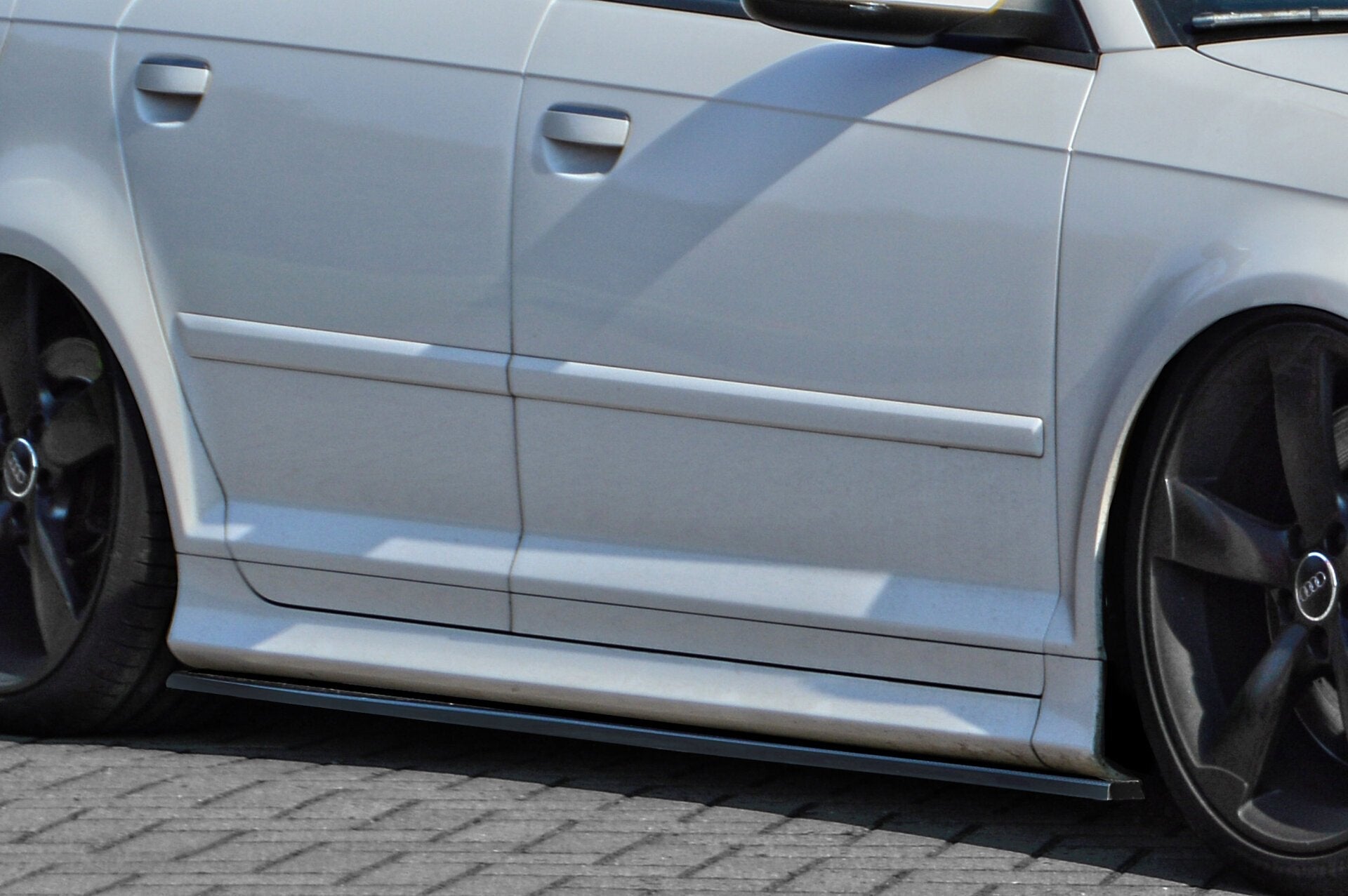 Seitenschweller im Cup Look passend für Audi RS3 8PA