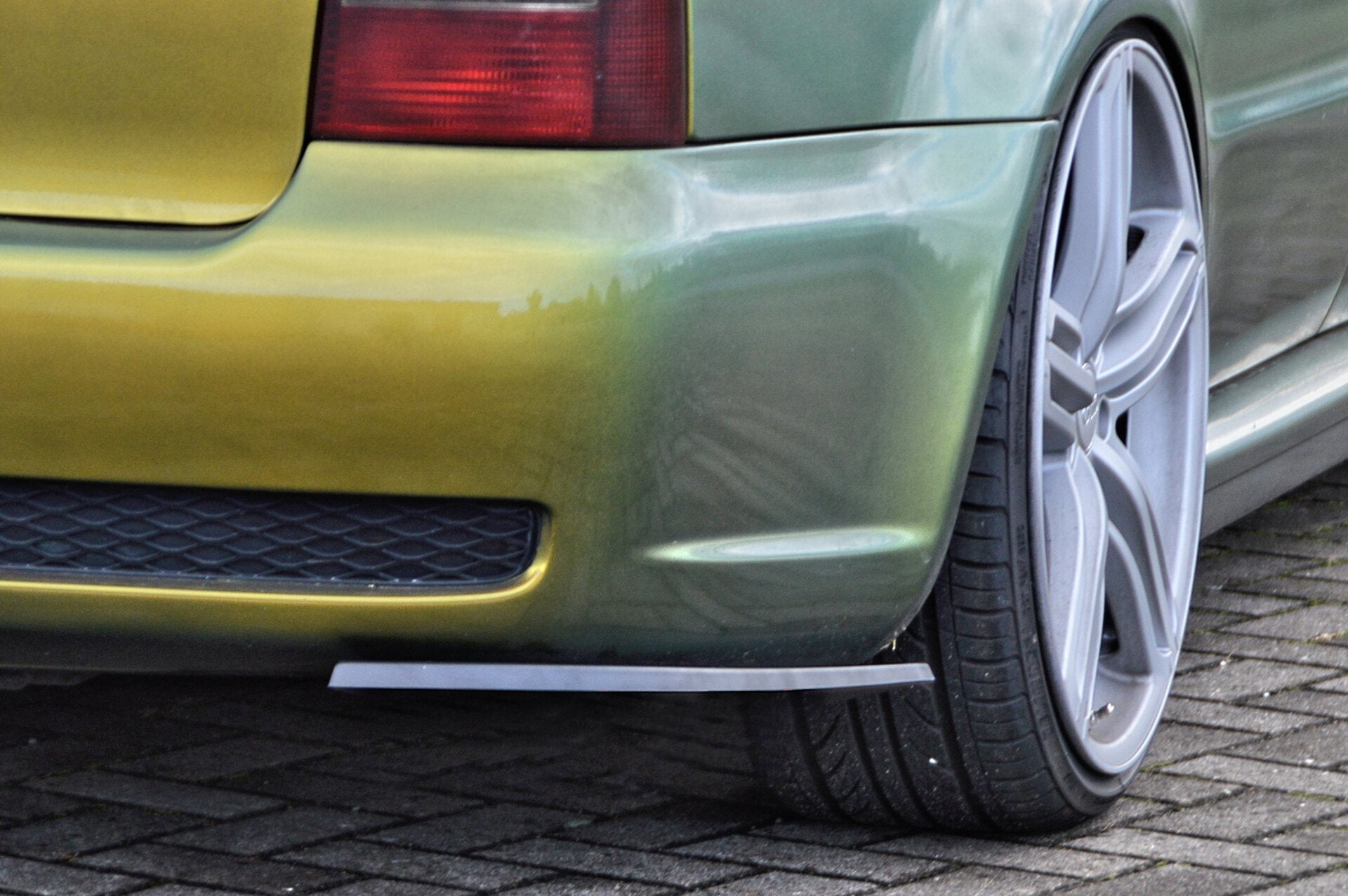 Heckansatz Seitenteile links und rechts passend für Audi RS4 B5