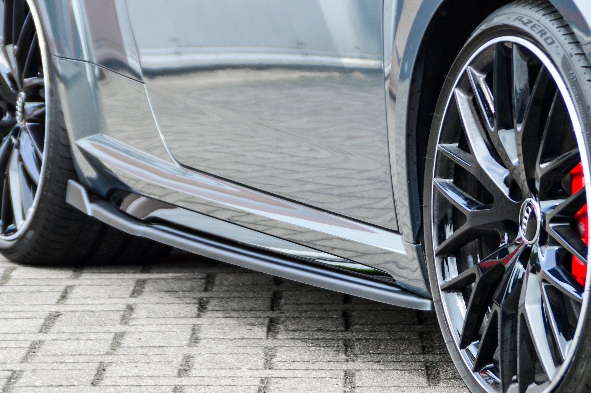 Cup Schweller mit Wing passend für Audi TT S-Line + TTS 8S + TTRS 8S