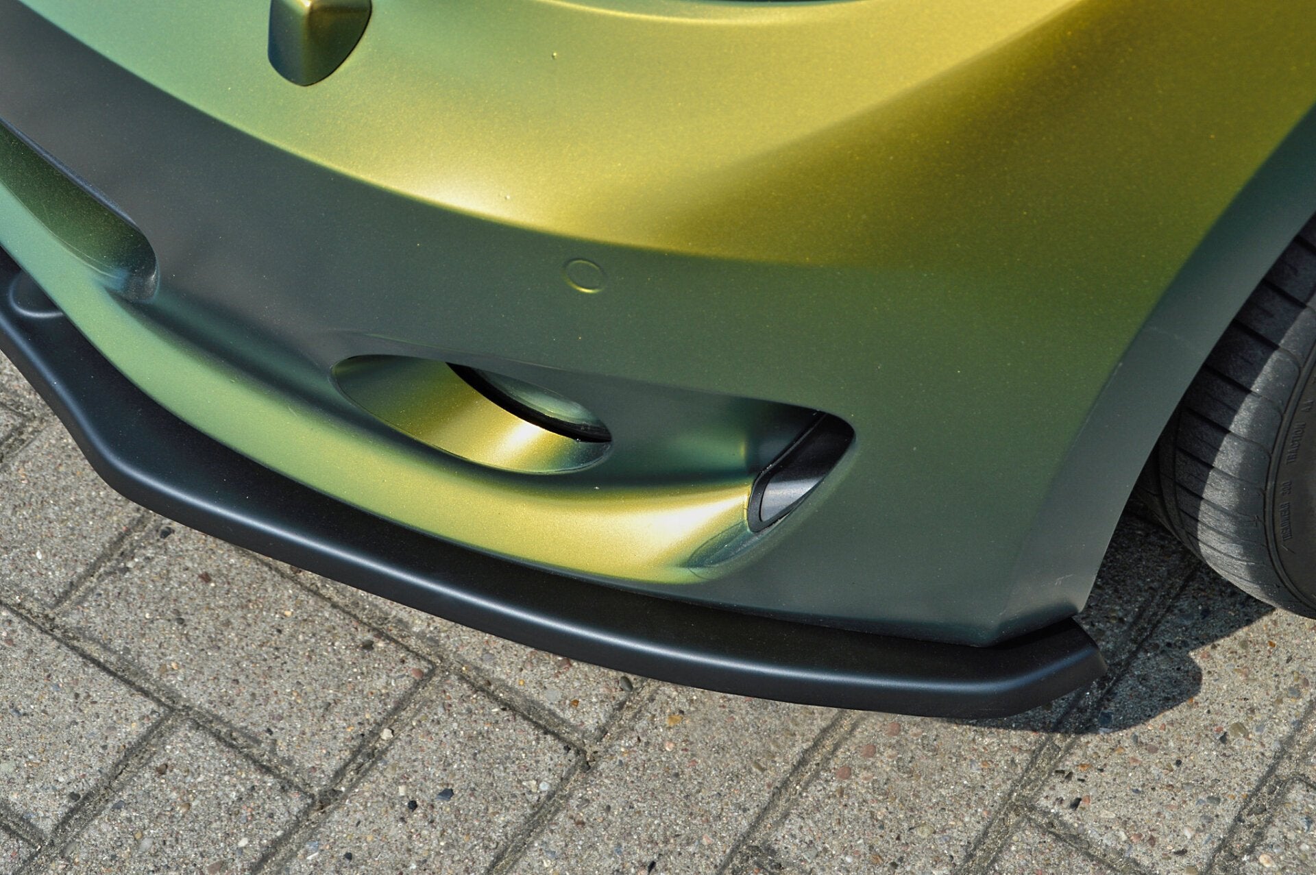 Cup Frontspoilerlippe passend für BMW BMW 1er E82/E88 LCI