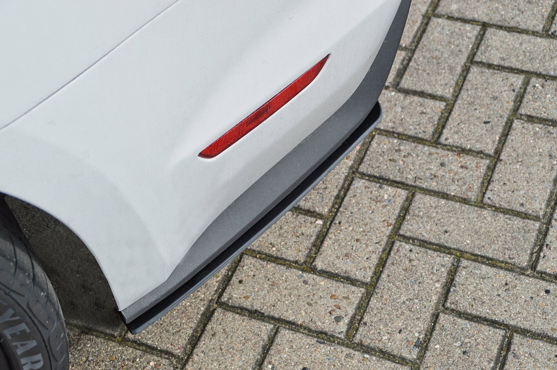 Heckeinsatz inkl. Seitenteilen passend für Ford Mustang GT