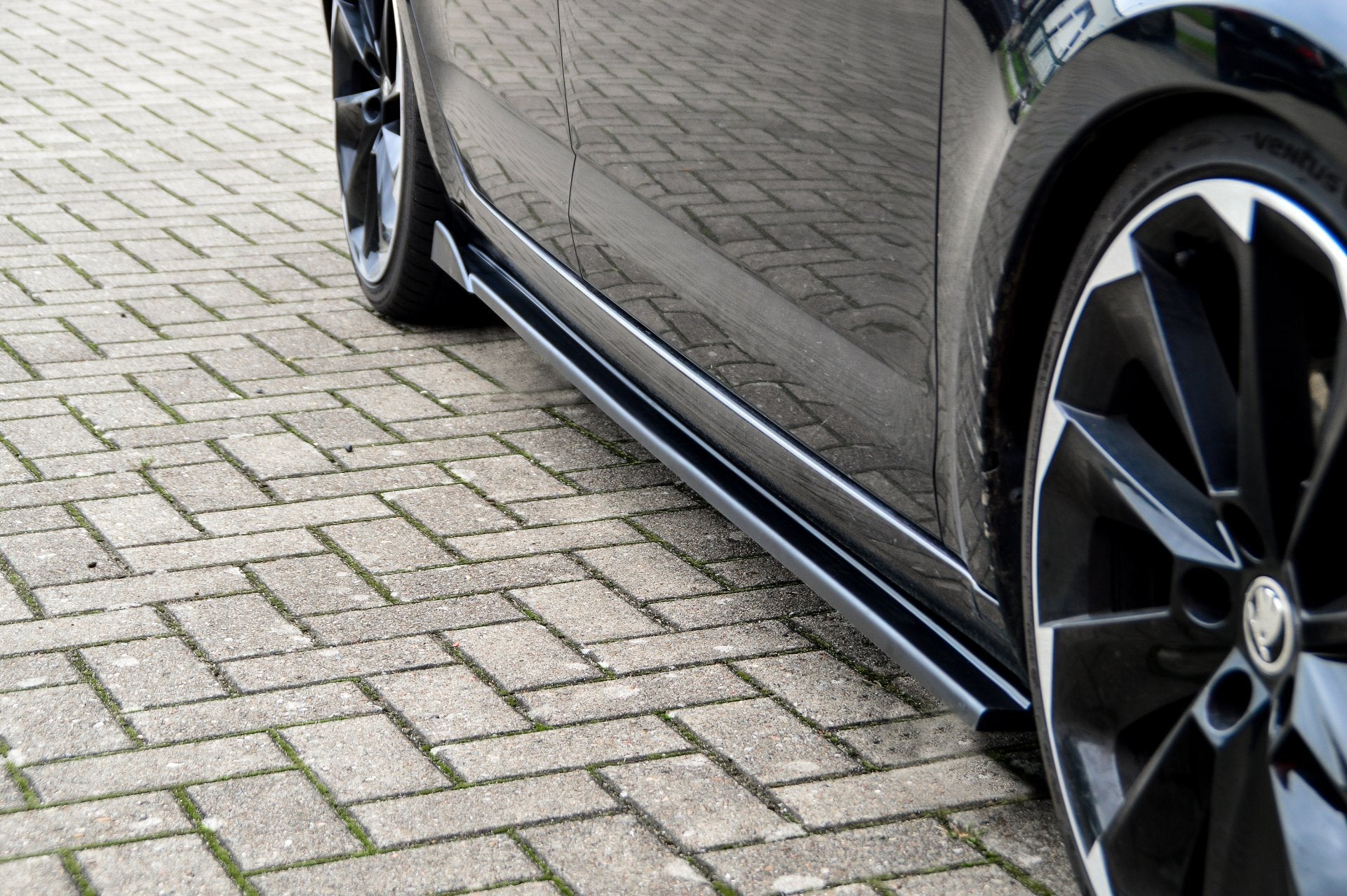 Cup Seitenschweller mit Wing passend für Hyundai I30 N-Line Fastback