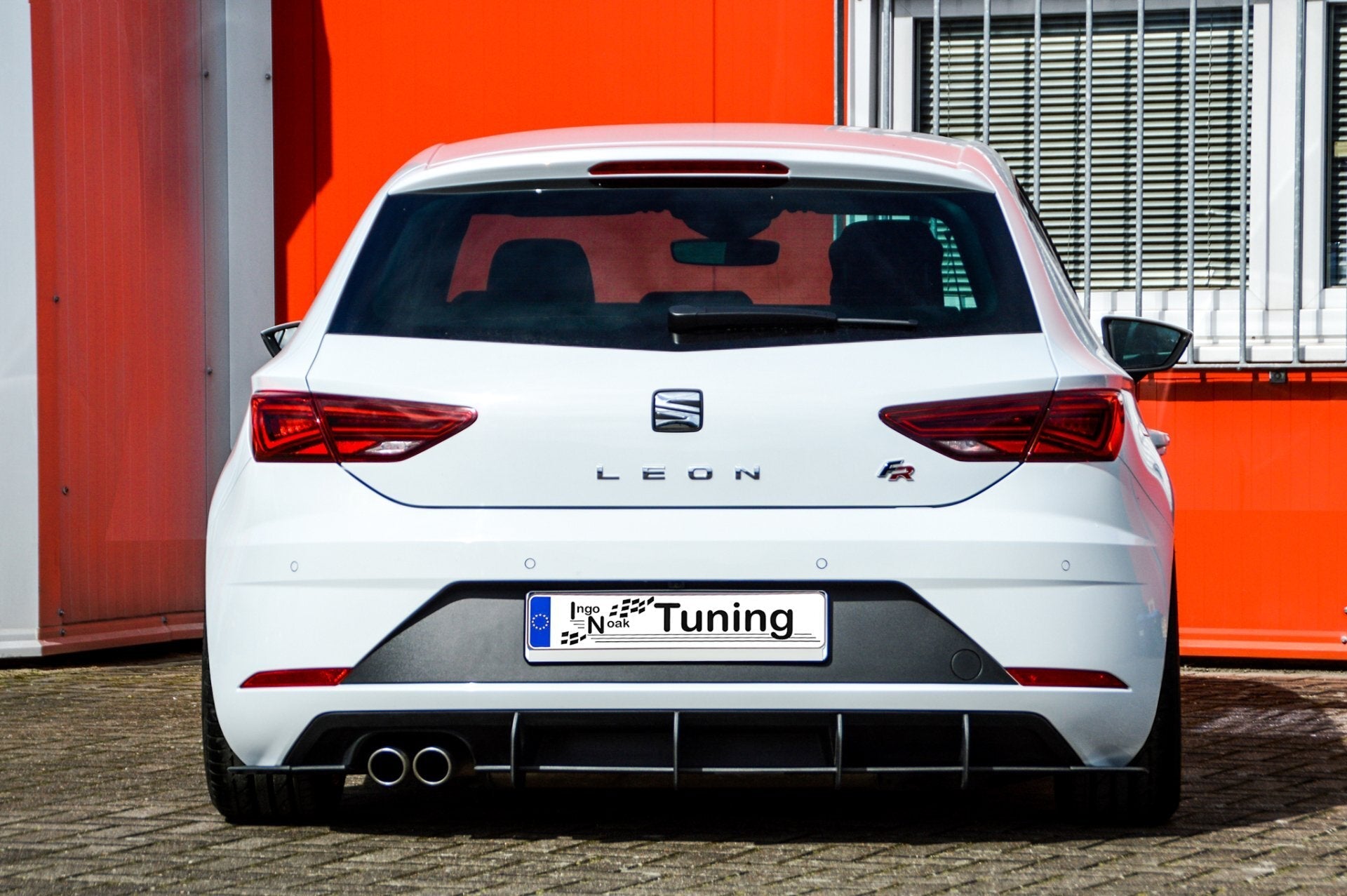 Gefräster Heckansatz mit Finnen passend für Seat Leon 5F FR