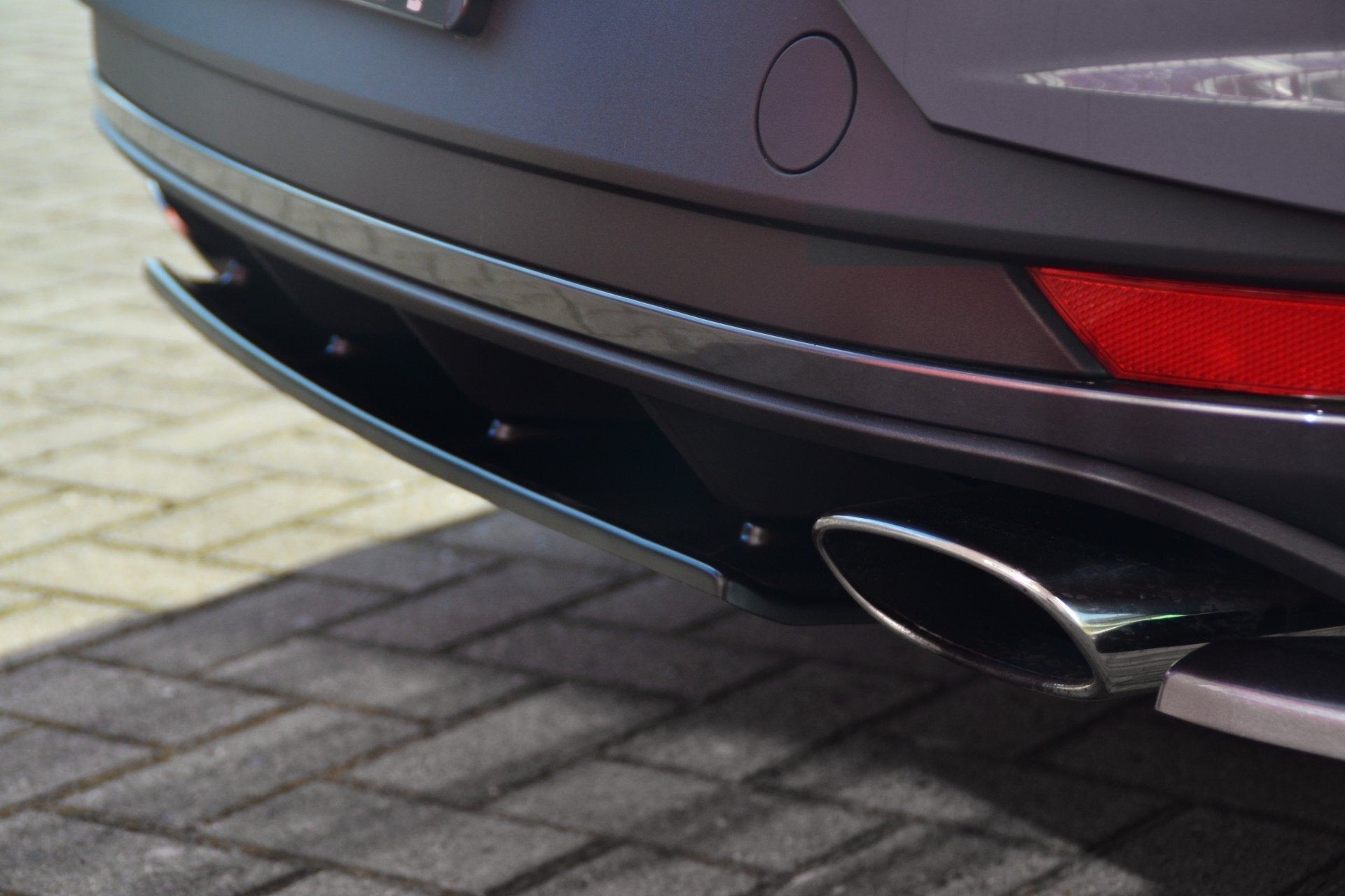 Heckansatz Heckdiffuser Mittelteil passend für Seat Leon 5F
