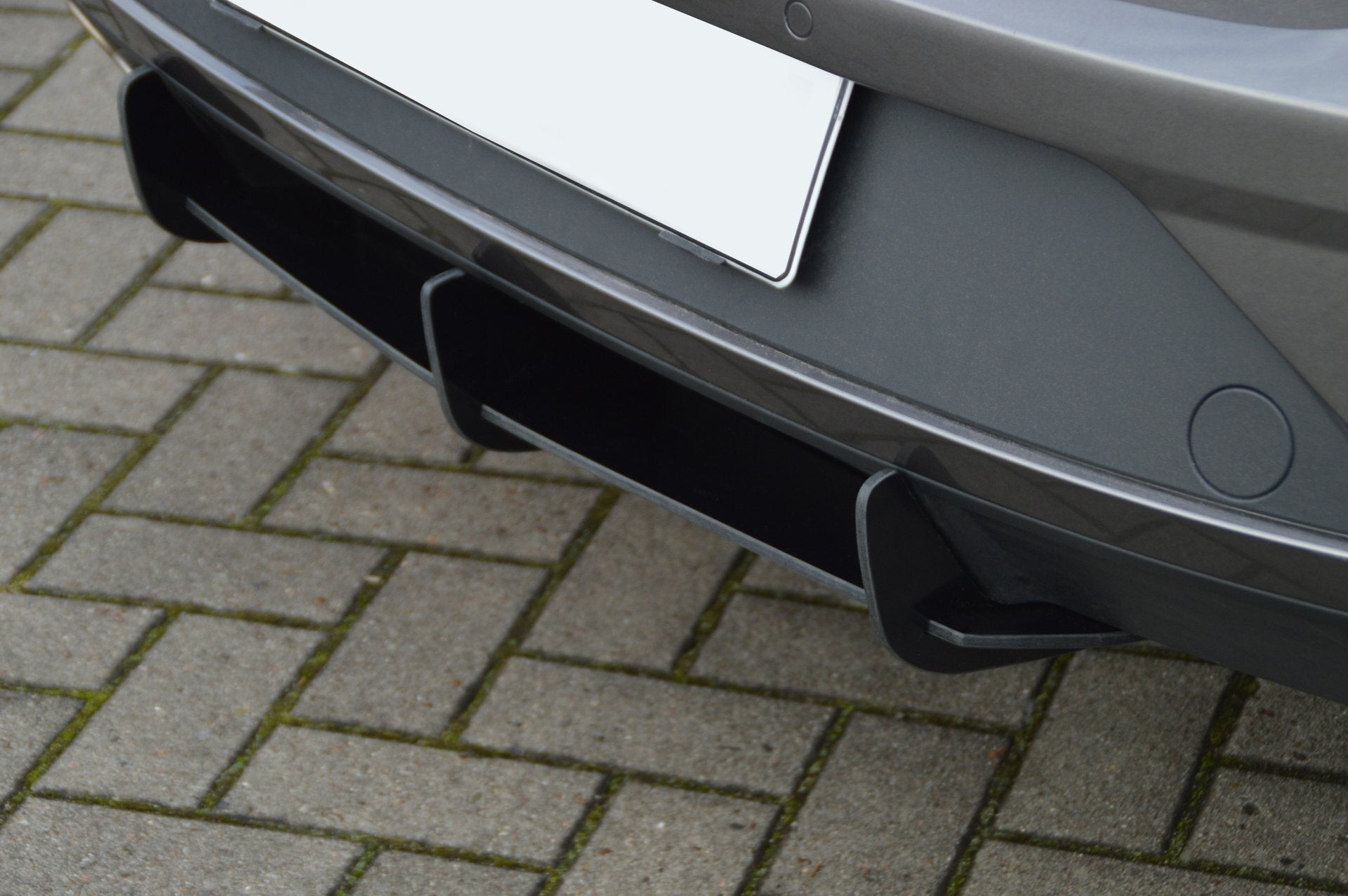 Gefräster Diffusor Heckeinsatz passend für Seat Leon 5F ST FR Facelift