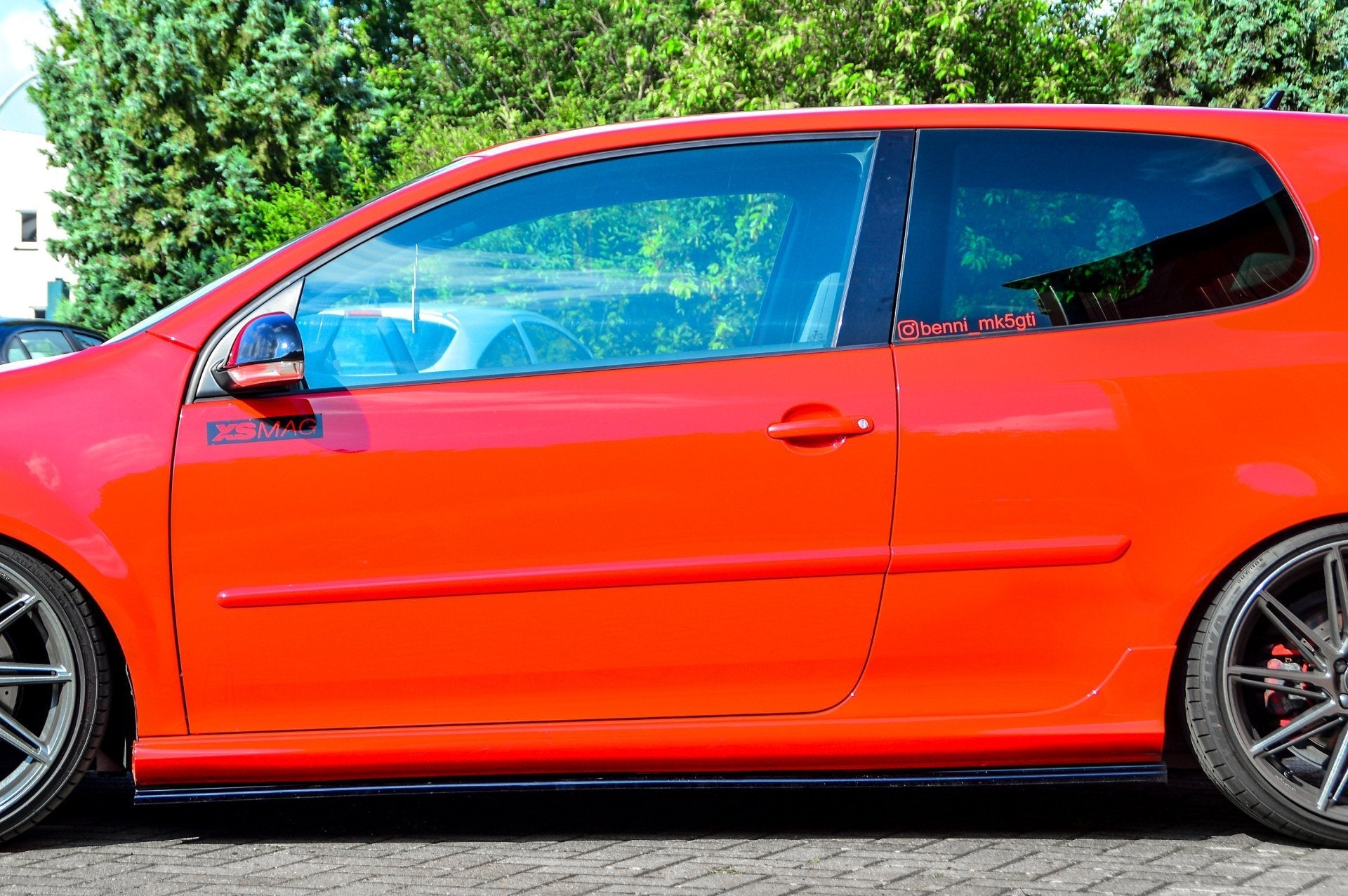 Cup 7 Seitenschweller im passend für VW Golf 5 GTI R32 Pirelli