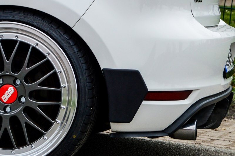 Hintere Seiten Flaps Flicks Satz aus ABS Kunststoff nur passend für VW Golf 6 GTI/GTD