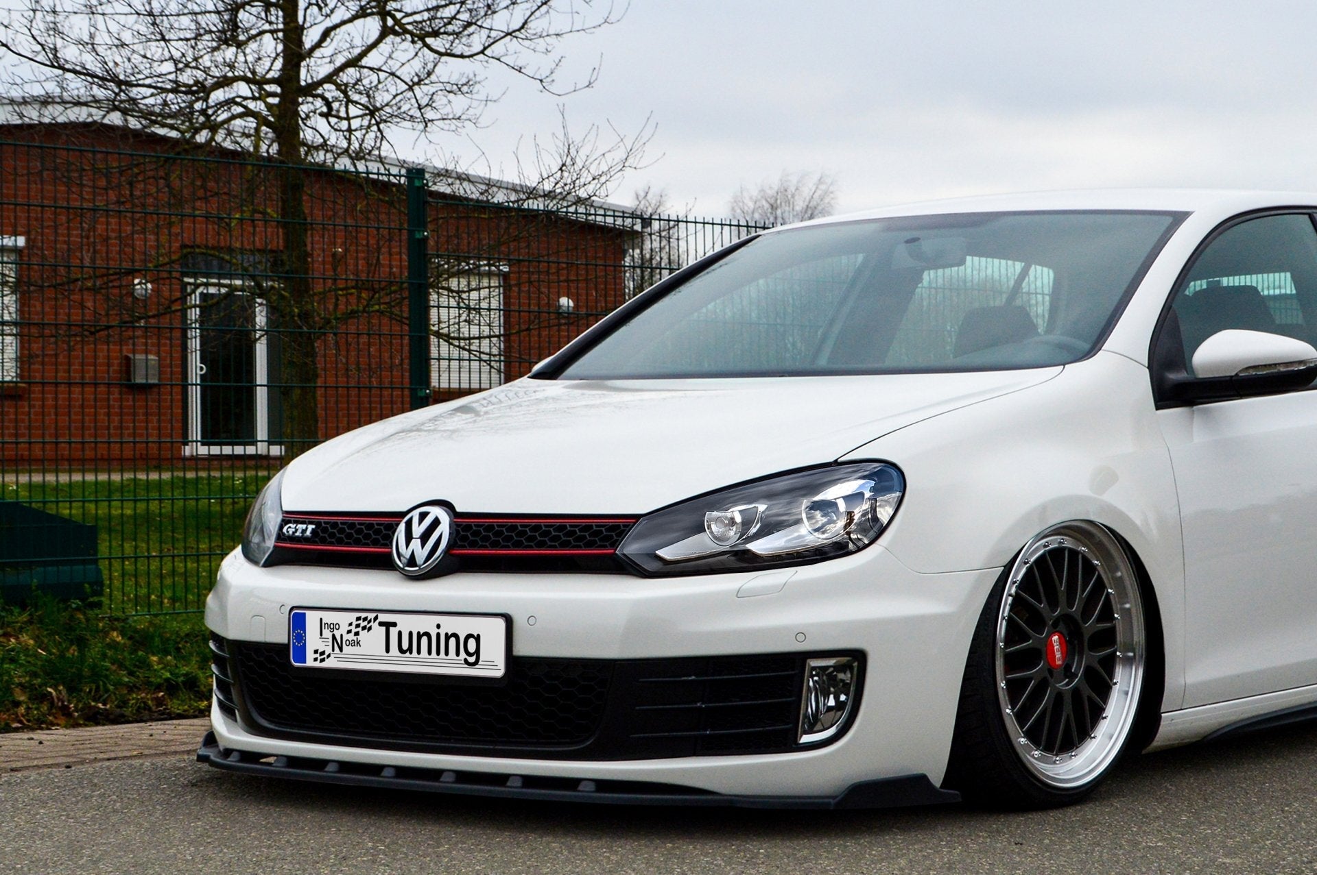 Cup Frontspoilerlippe Phase 2 mit Wing passend für VW Golf 6 1K