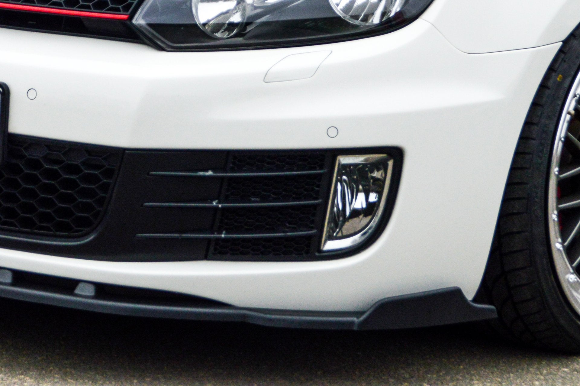Cup Frontspoilerlippe Phase 2 mit Wing passend für VW Golf 6 1K