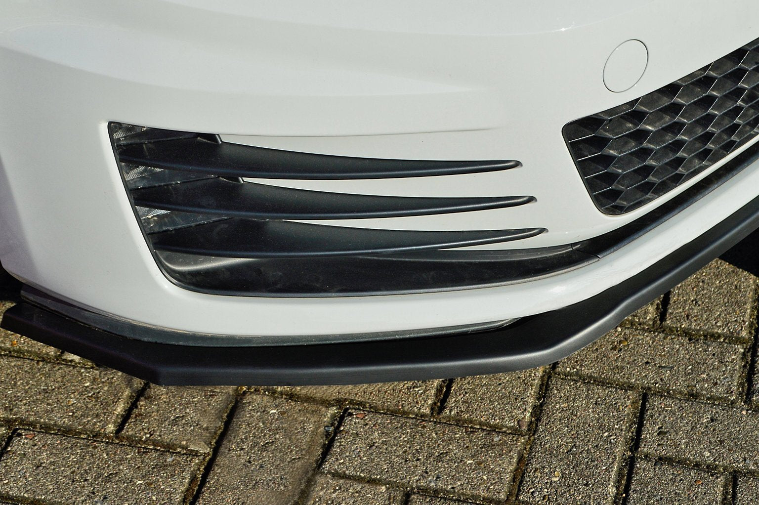 Cup Frontspoilerlippe V.2 passend für VW Golf 7 GTI + GTD AU