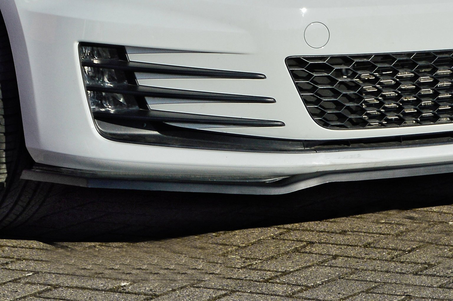 Cup Frontspoilerlippe V.2 passend für VW Golf 7 GTI + GTD AU