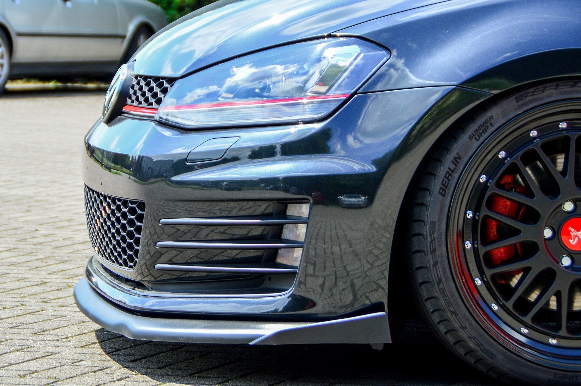 Cup Frontspoilerlippe V.2 mit grossem Wing passend für VW Golf 7 GTI GTD