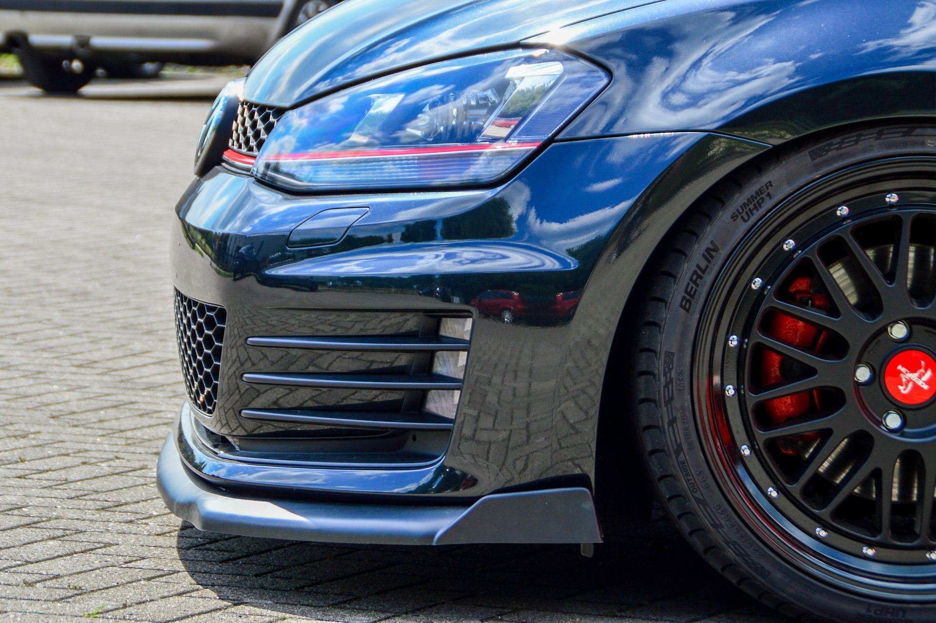 Cup Frontspoilerlippe V.2 mit Wing passend für VW Golf 7 GTI GTD