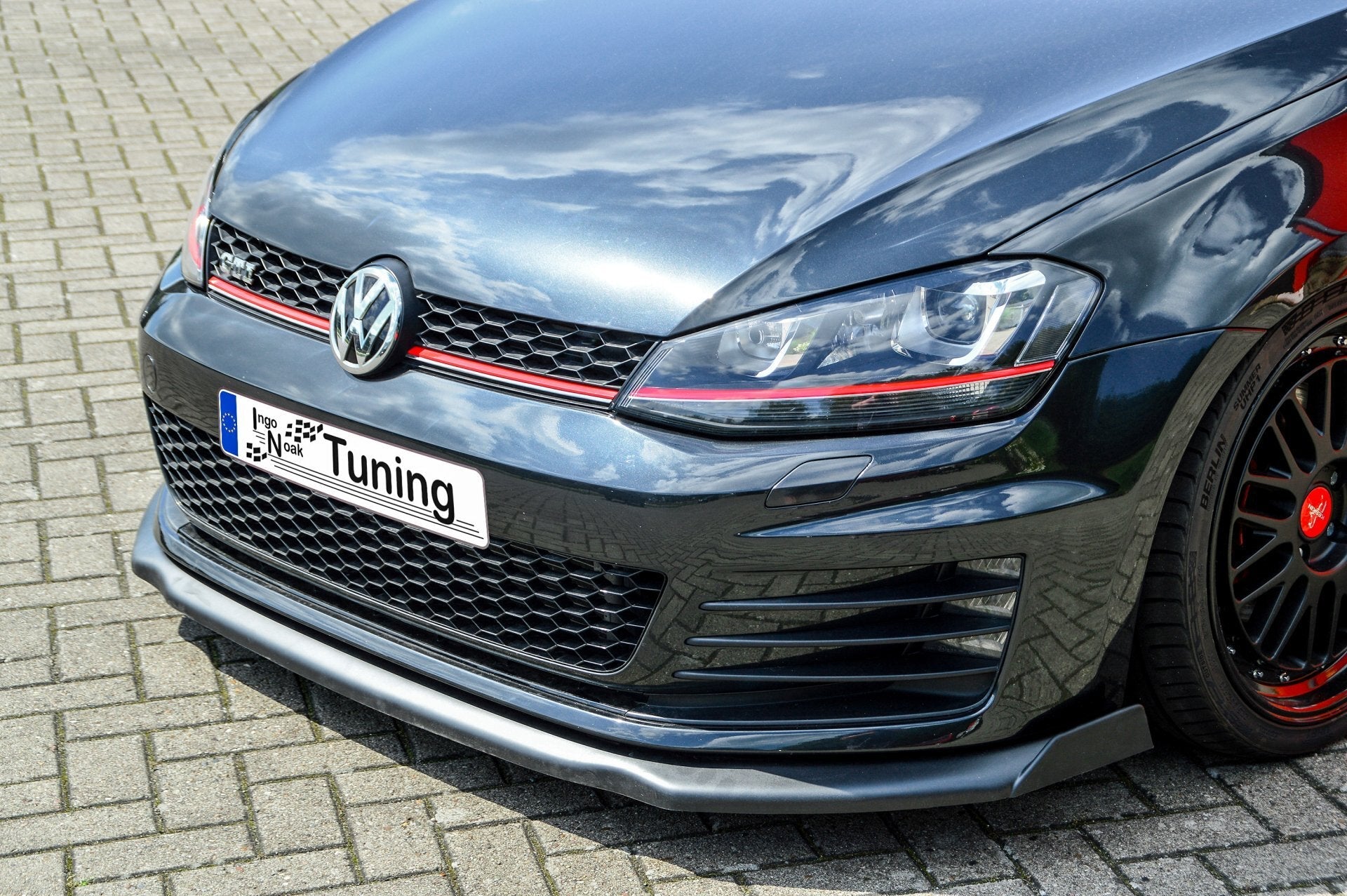 Cup Frontspoilerlippe V.2 mit Wing passend für VW Golf 7 GTI GTD