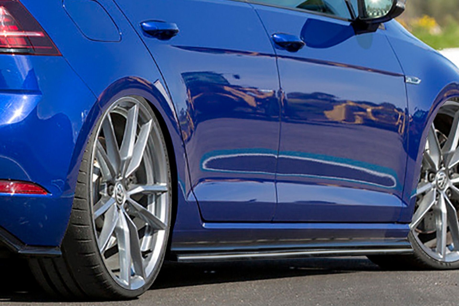 Seitenschweller im Cup Look passend für VW Golf 7R+R-Line Facelift