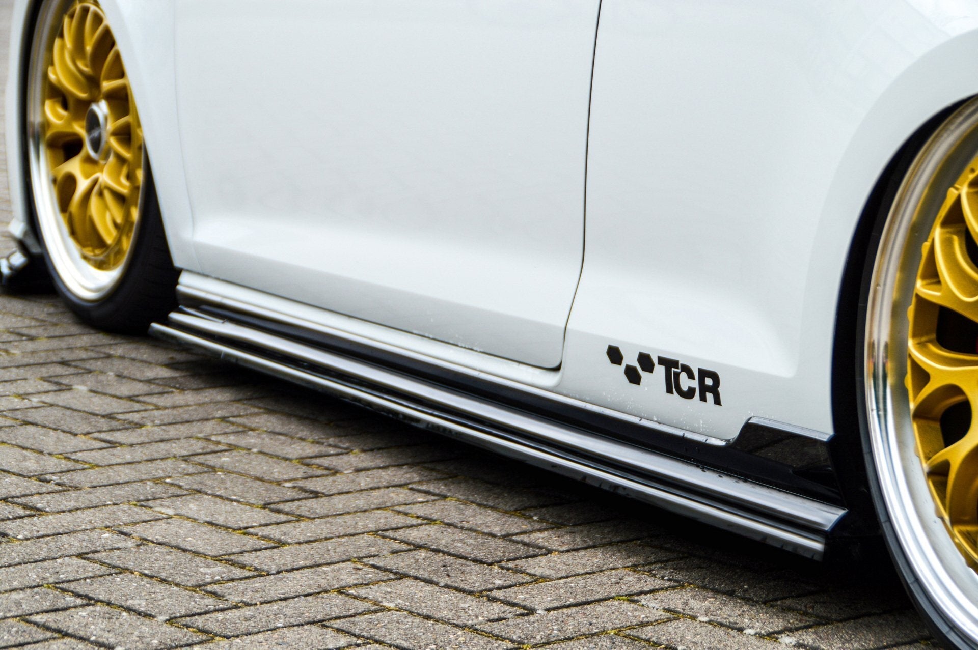 Seitenschweller im Cup Look passend für VW Golf 7 GTI TCR