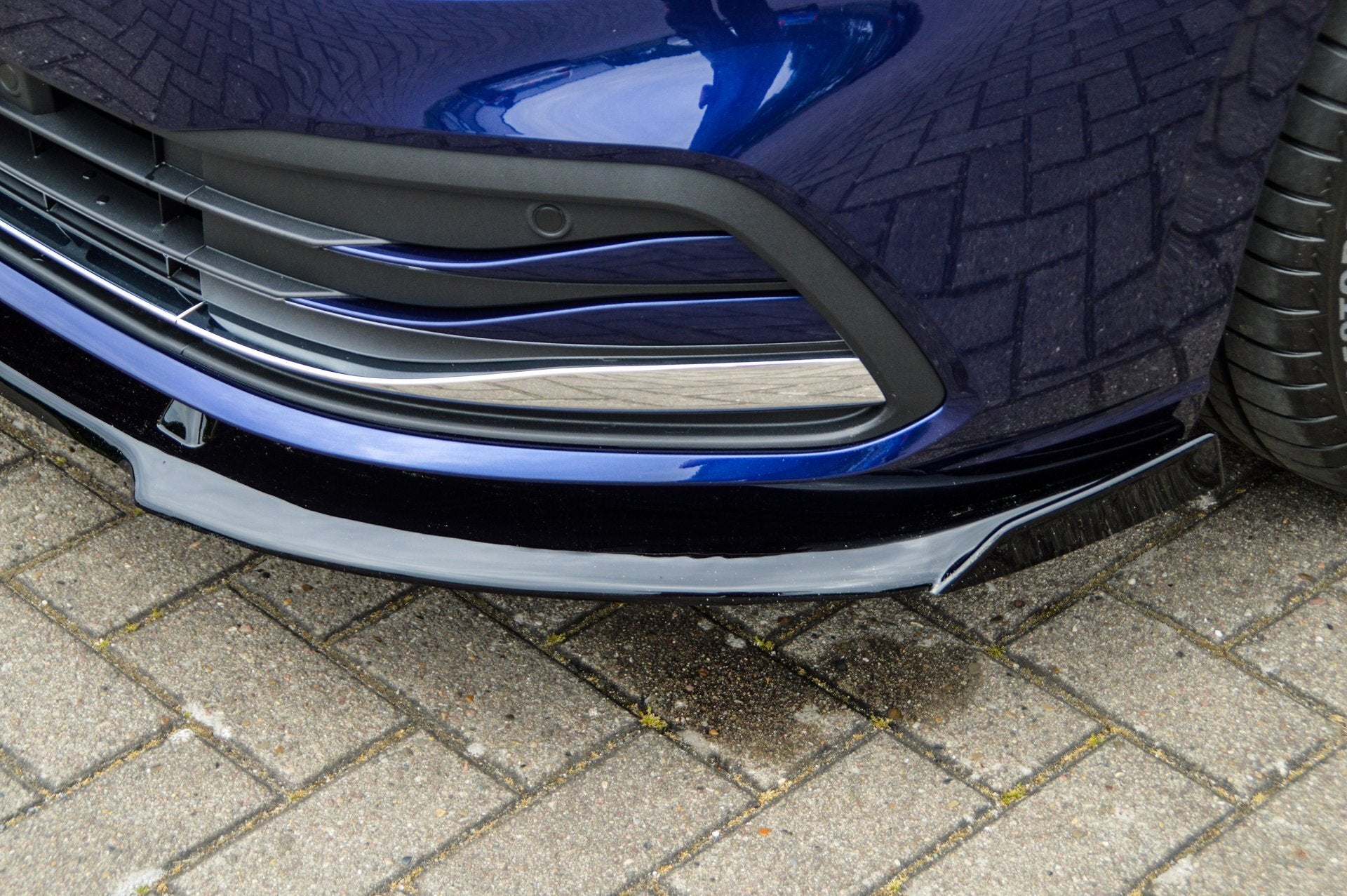 Cup Frontspoilerlippe mit Wing passend für VW Golf 8
