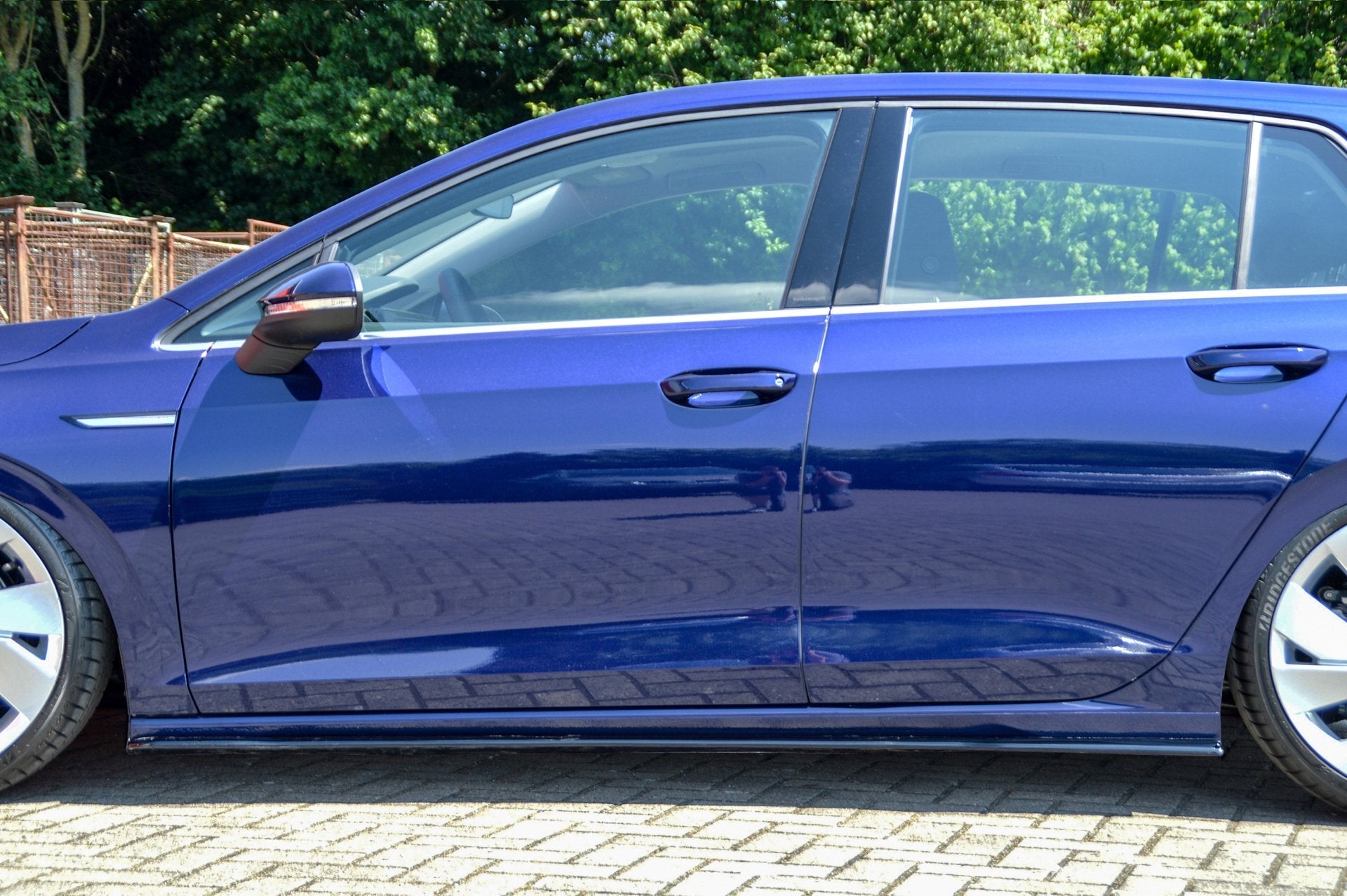 Cup Seitenschweller aus ABS passend für VW Golf 8
