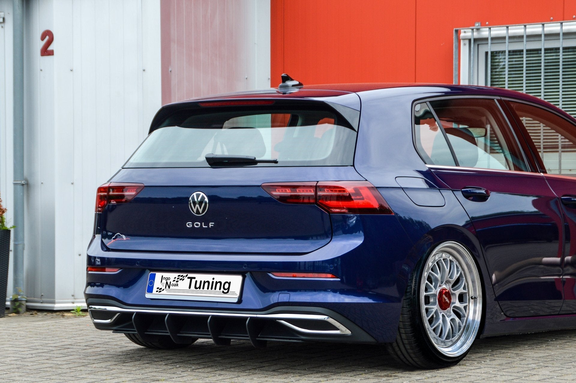 Gefräster Heckansatz mit Finnen passend für VW Golf 8 ab