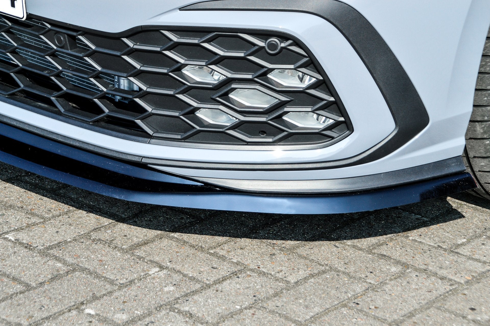 Cup Frontspoilerlippe V.2 passend für VW Golf 8 GTI + GTD