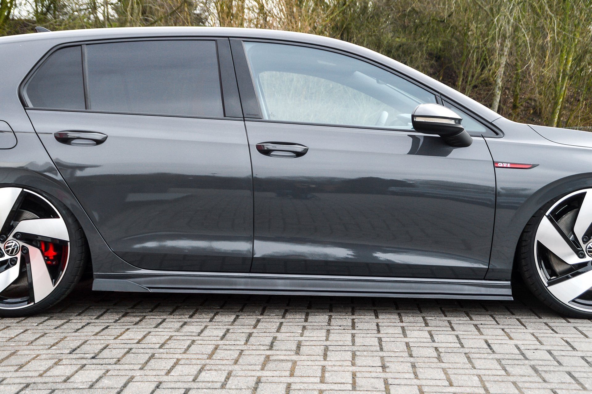 Cup Seitenschweller mit Wing aus ABS passend für VW Golf 8 GTI + GTD