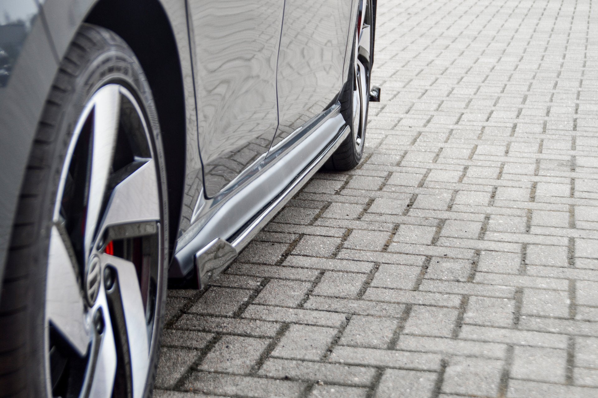 Cup Seitenschweller mit Wing aus ABS passend für VW Golf 8 GTI + GTD