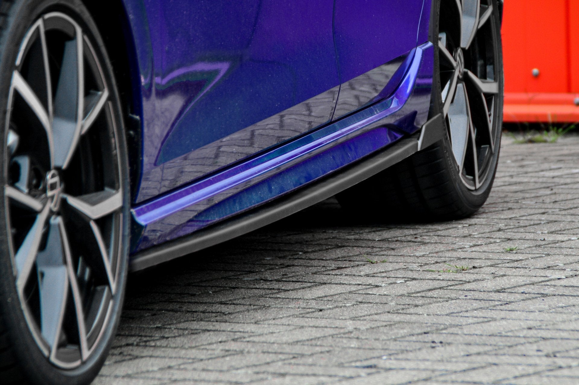 Seitenschweller mit Wing hinten passend für VW Golf 8R