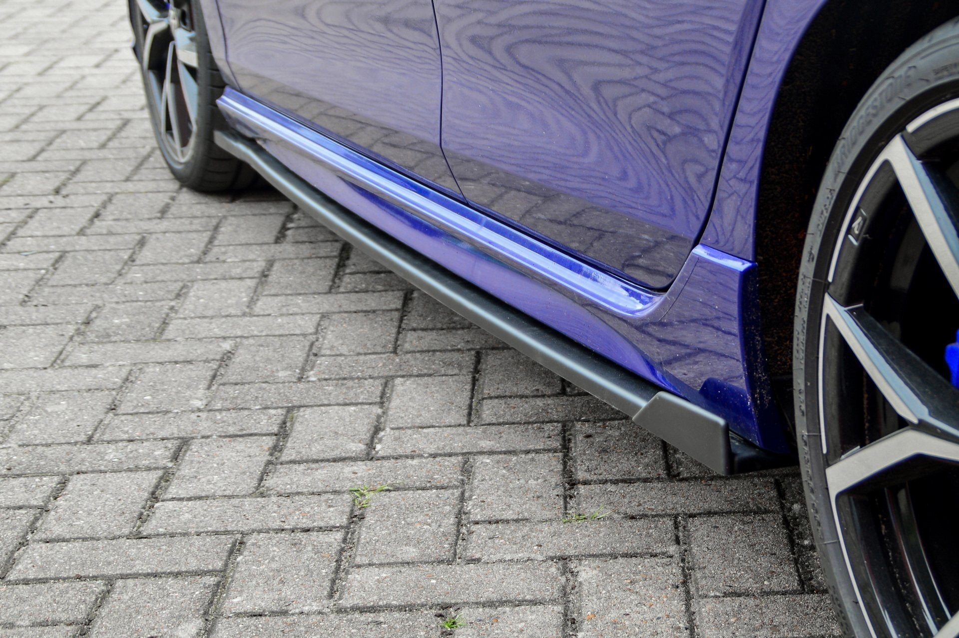 Seitenschweller mit Wing hinten passend für VW Golf 8R