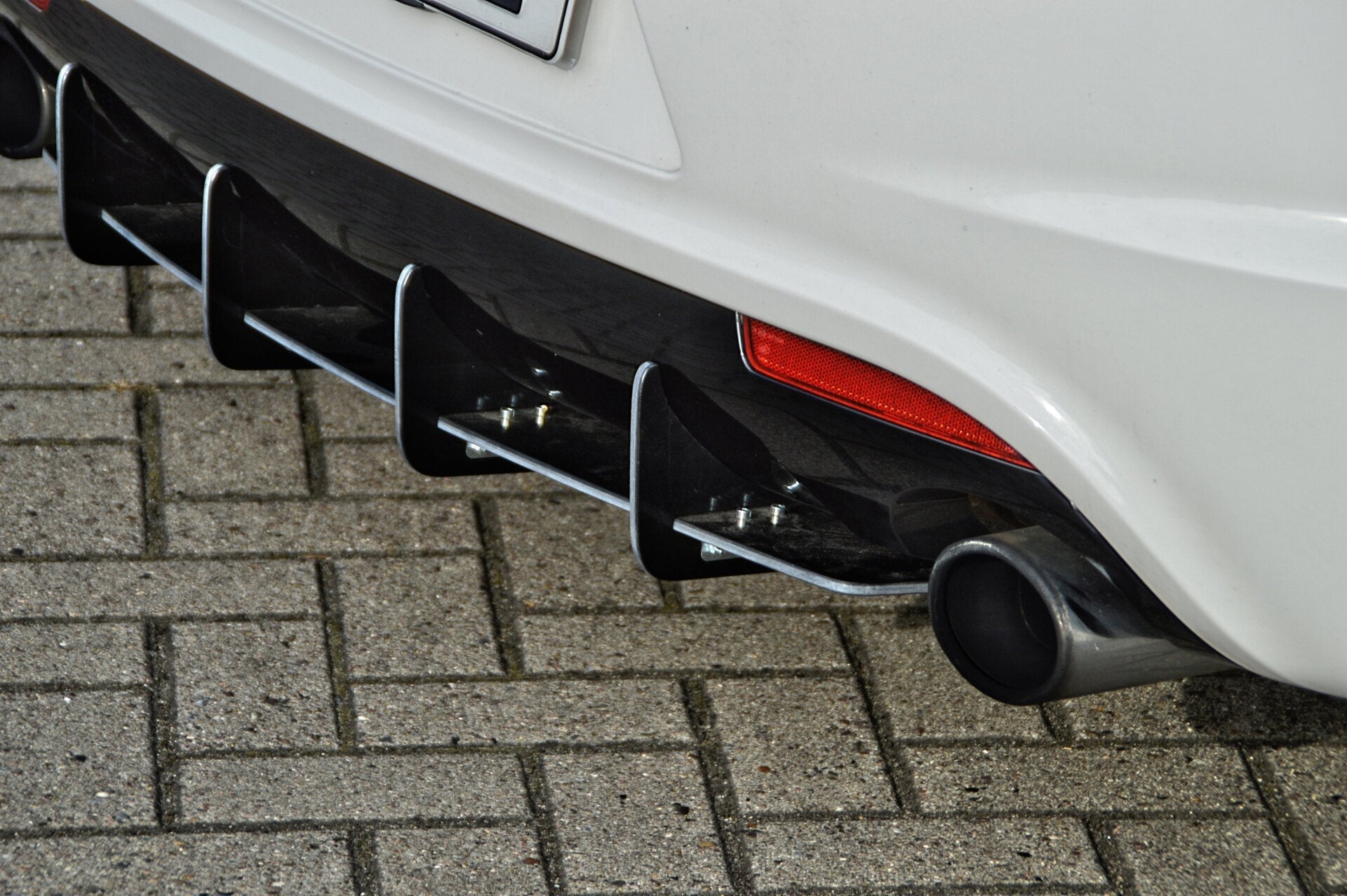 Gefräster Heckansatz mit Finnen passend für VW Scirocco R 13