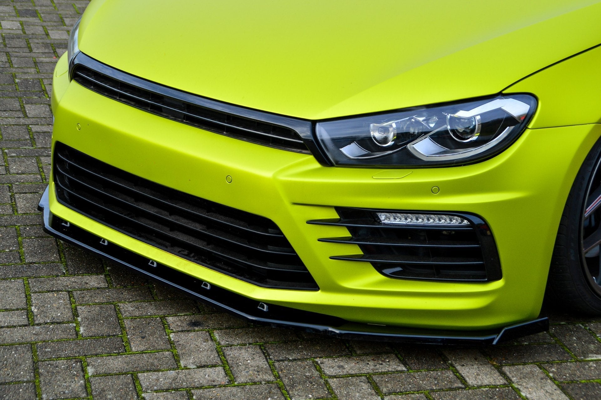 V.2 Cup Frontspoilerlippe mit Wing passend für VW Scirocco R Facelift