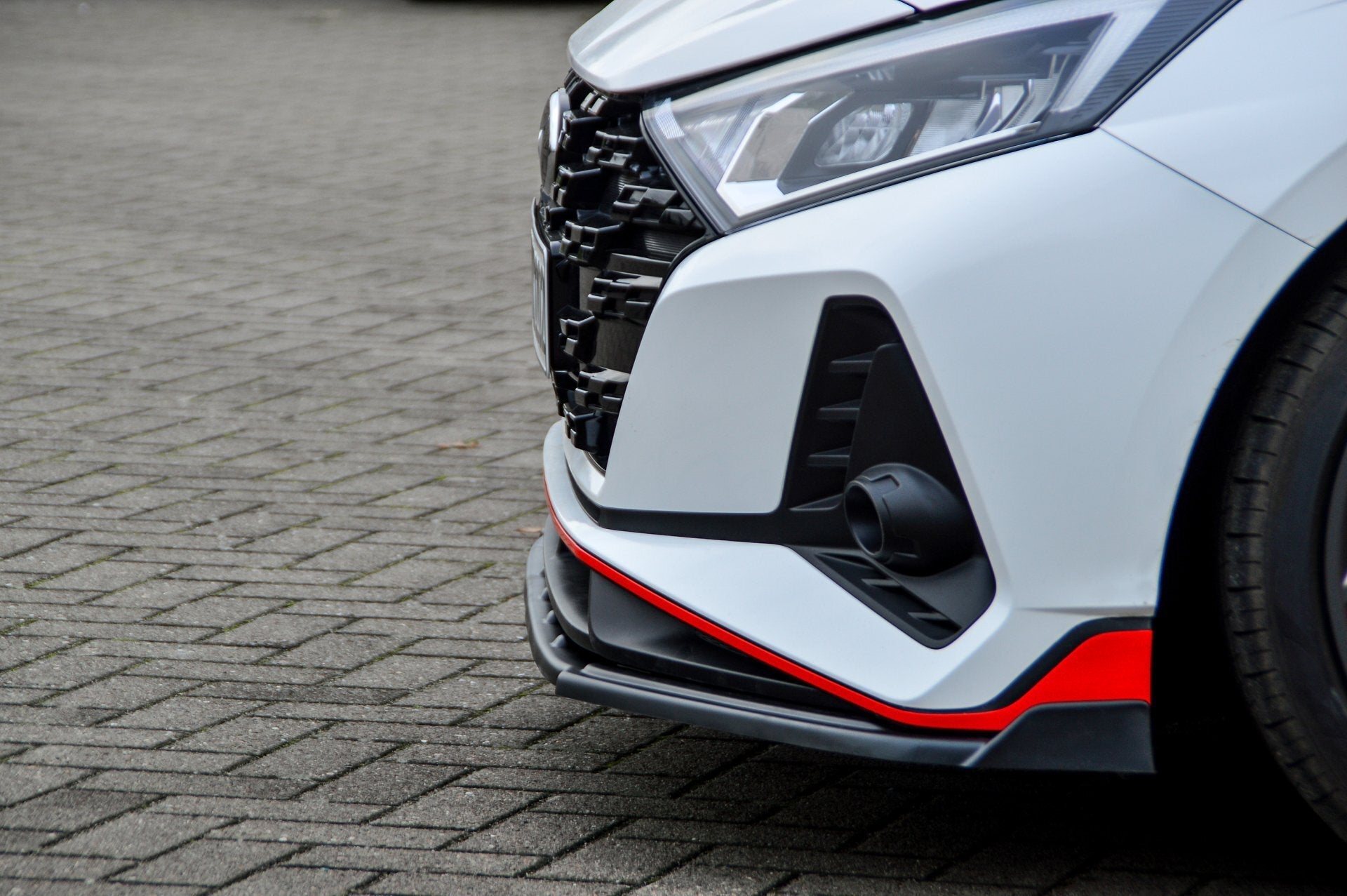 Cup Frontspoilerlippe mit Wing passend für Hyundai I20N Performance