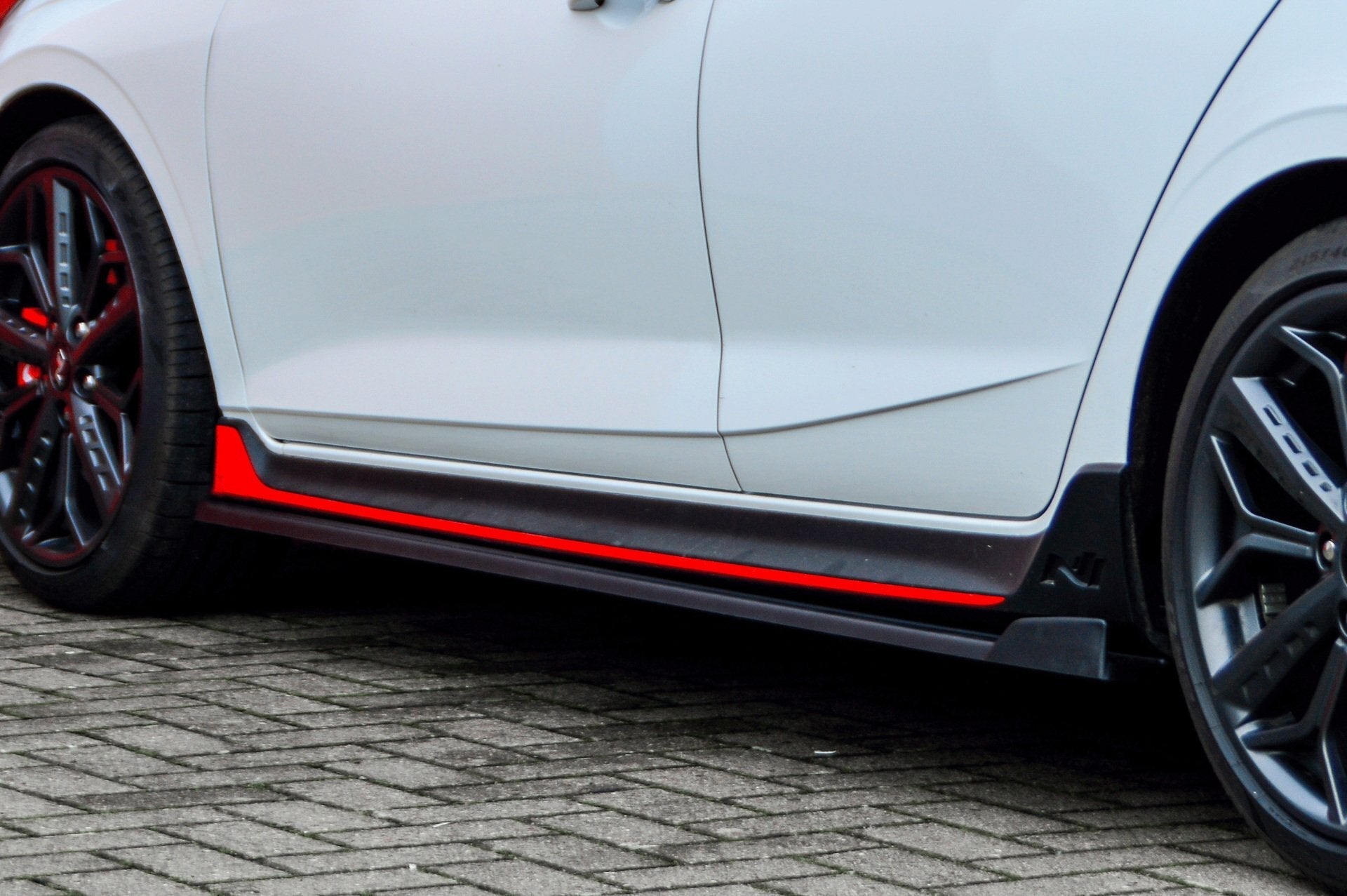 Cup Seitenschweller mit Wing hinten passend für Hyundai I20N Performance