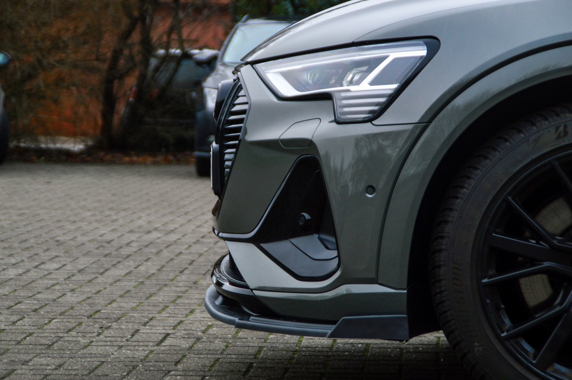 Cup Frontspoilerlippe mit Wing passend für Audi e-tron Quattro +Sportback