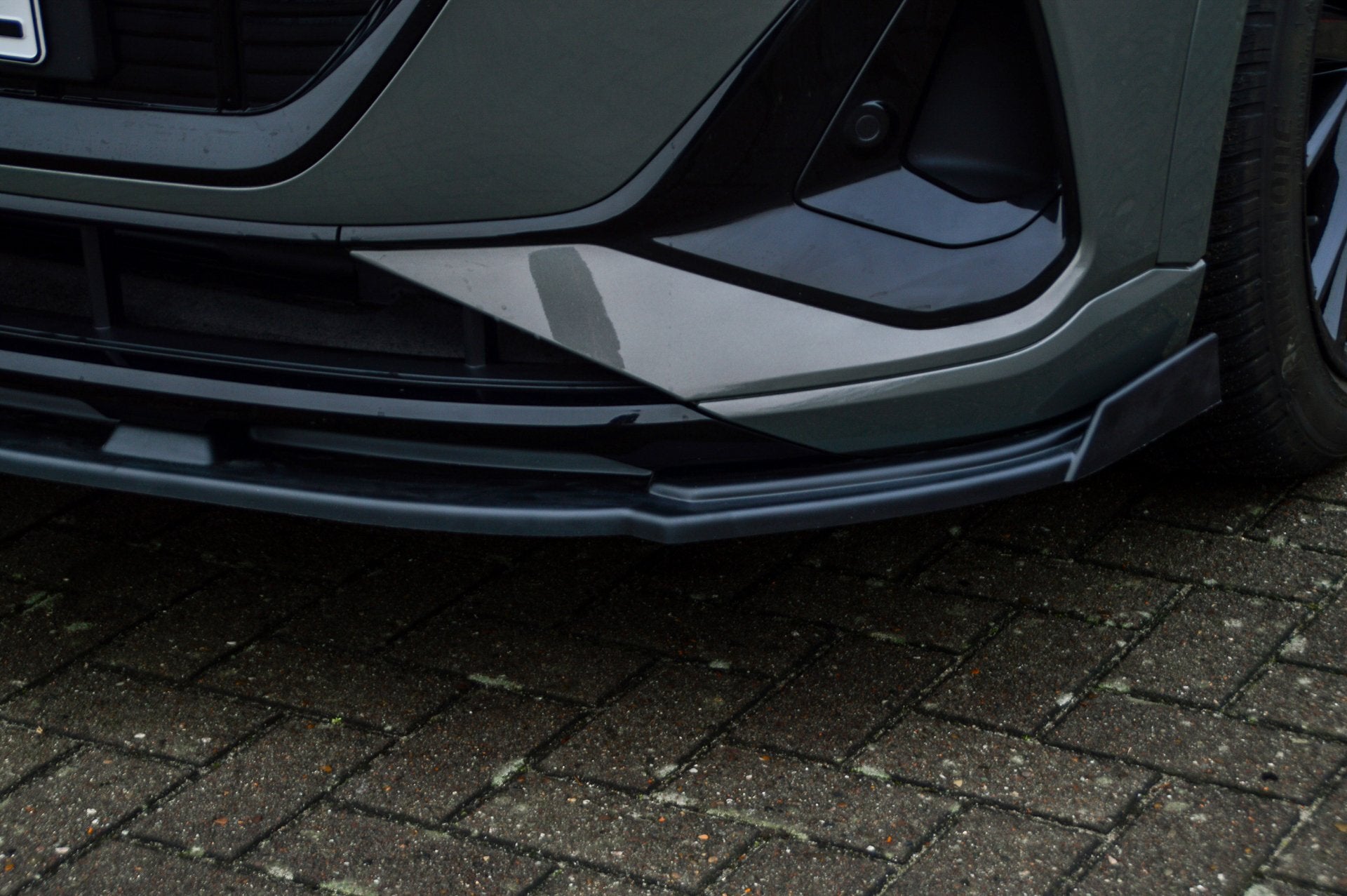Cup Frontspoilerlippe mit Wing passend für Audi e-tron Quattro +Sportback