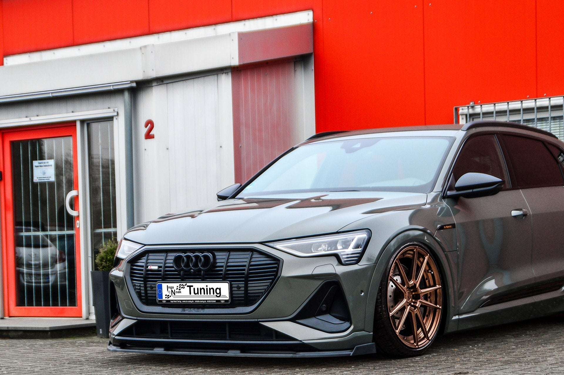 Cup Frontspoilerlippe mit Wing passend für Audi e-tron Quattro +Sportback