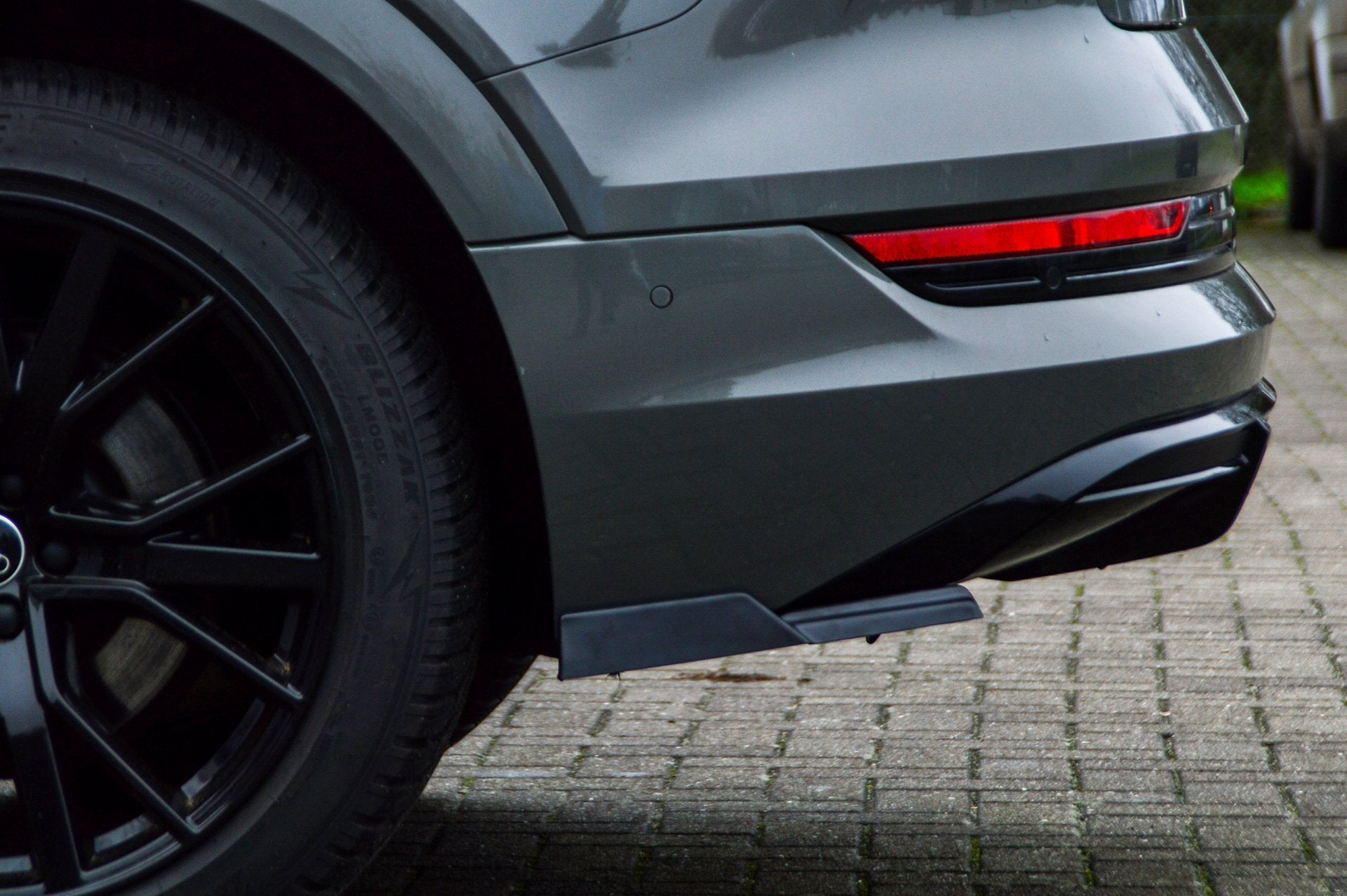 Heckansatz Seitenteile mit Wing passend für Audi e-tron Quattro