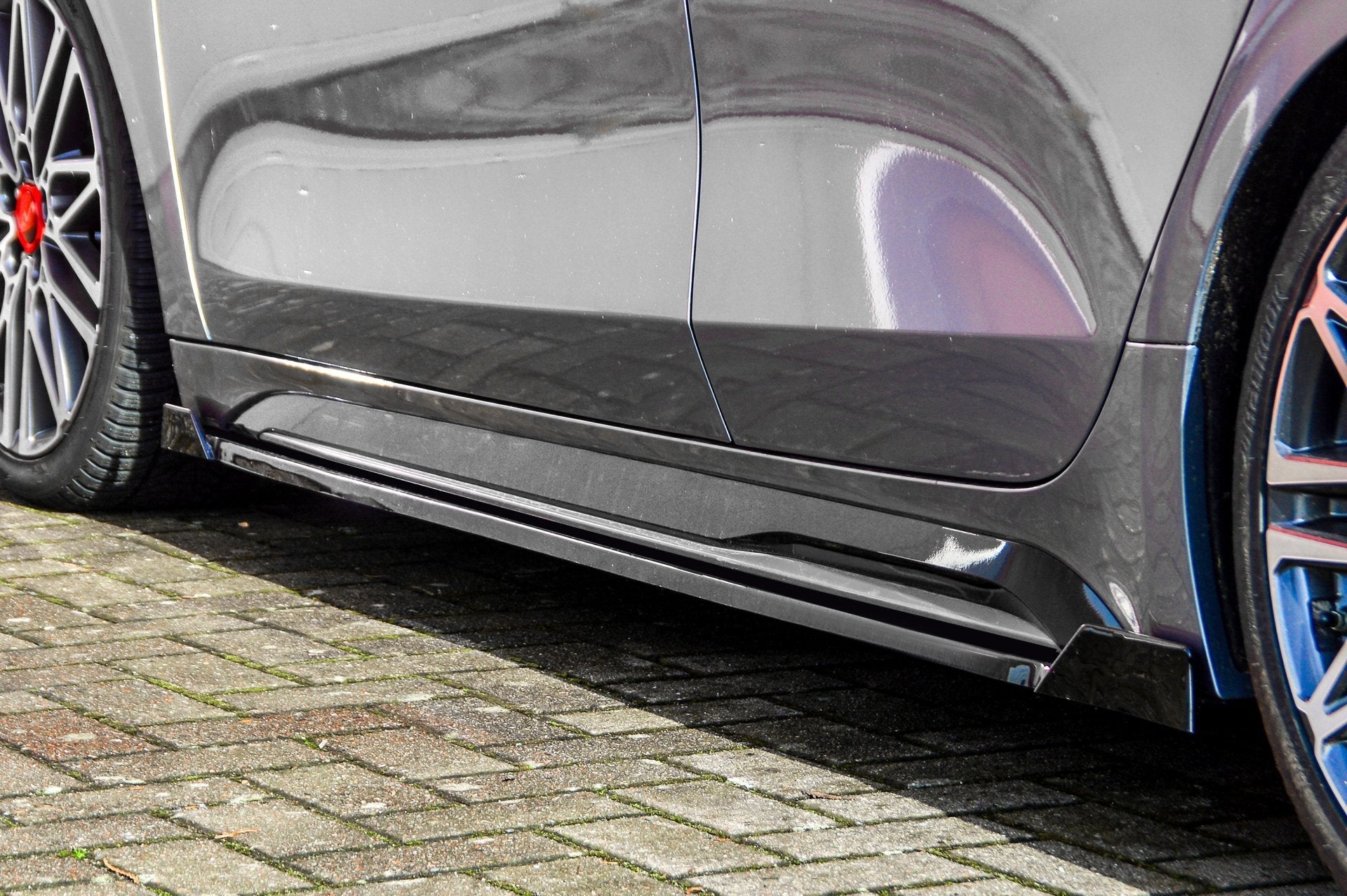 Seitenschweller mit Wing vorne + hinten passend für Kia Proceed GT + GT-Line