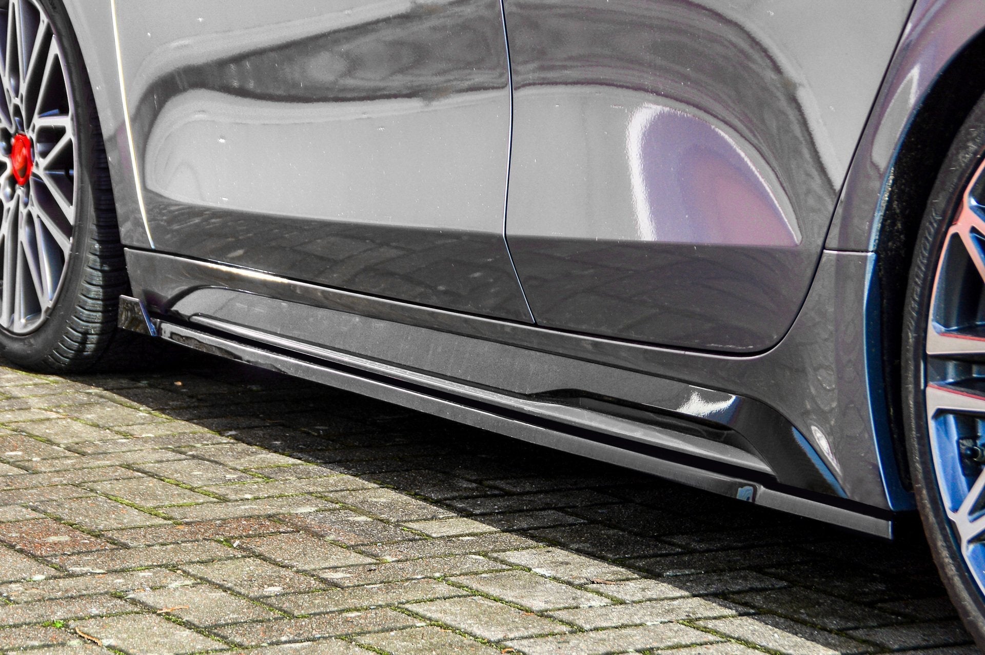 Seitenschweller mit Wing vorne passend für Kia Proceed GT + GT-Line