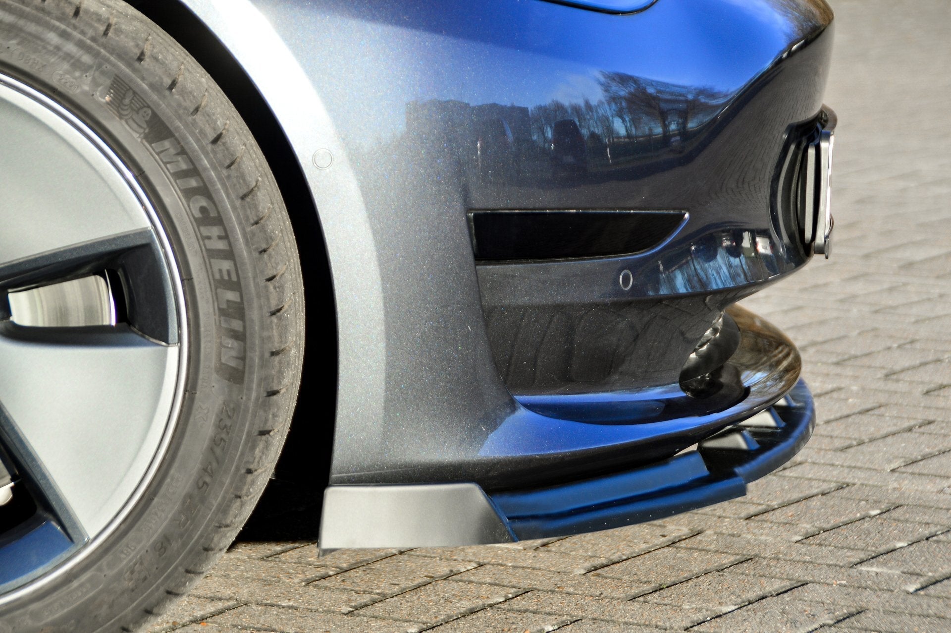 Cup Frontspoilerlippe mit Wings passend für Tesla Model 3