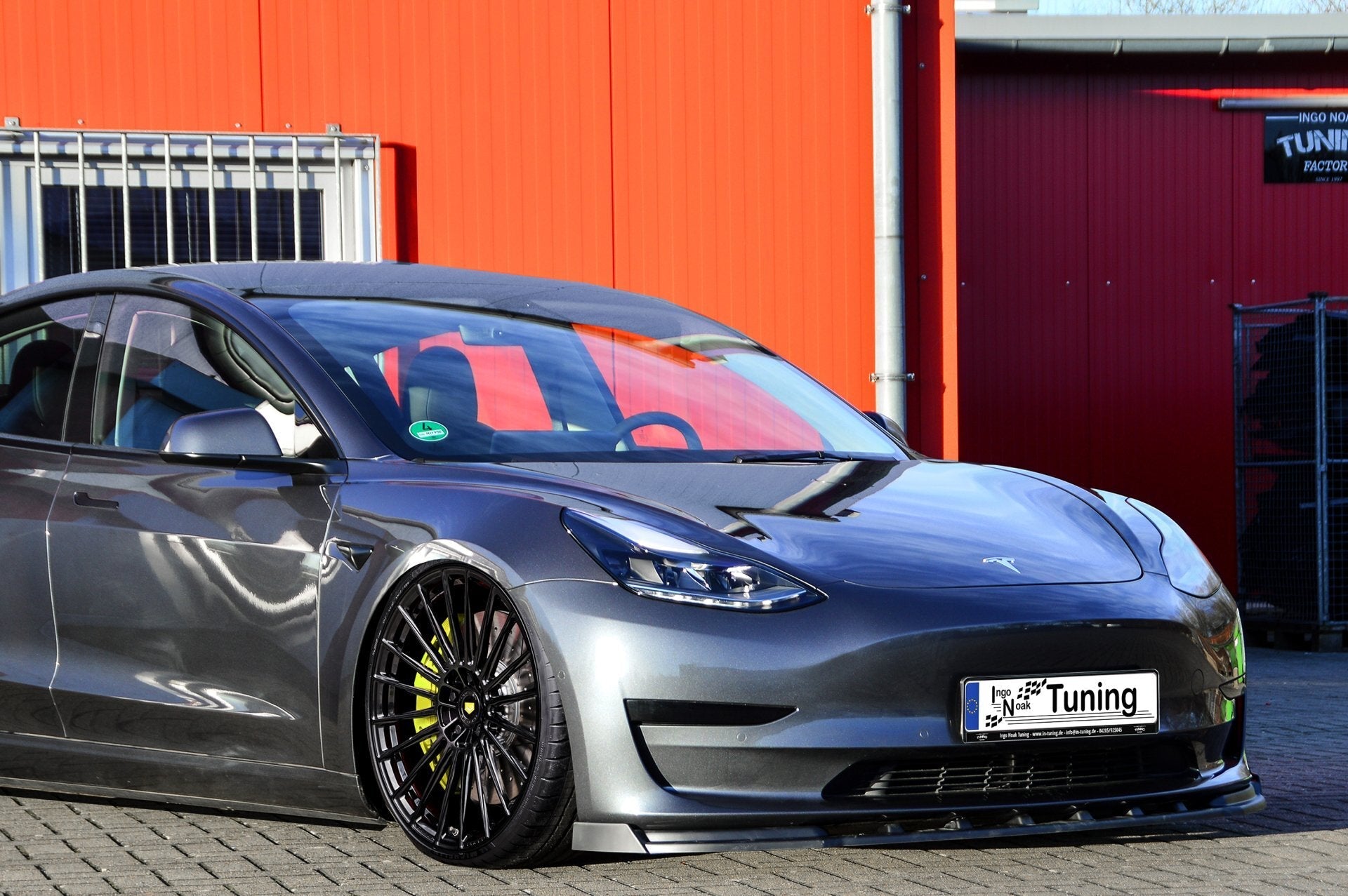 Cup Frontspoilerlippe mit Wings passend für Tesla Model 3