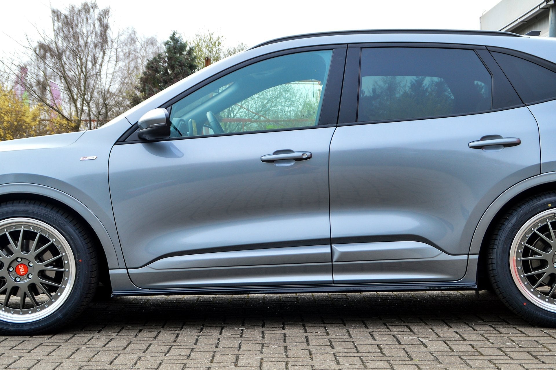 Cup Seitenschweller passend für Ford Kuga DFK