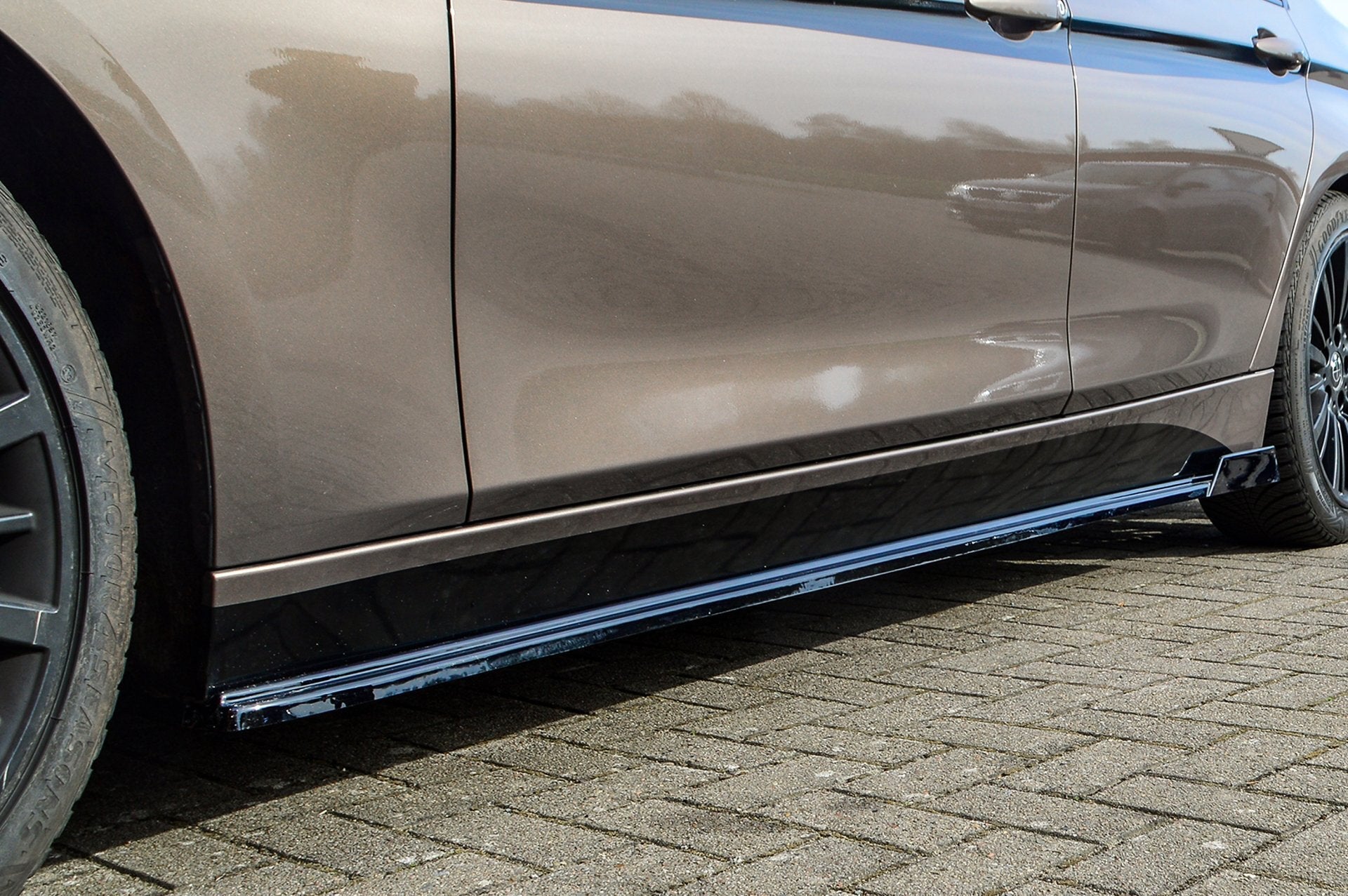 Cup Seitenschweller mit Wing passend für BMW 3er F30 F31 ohne M-Paket