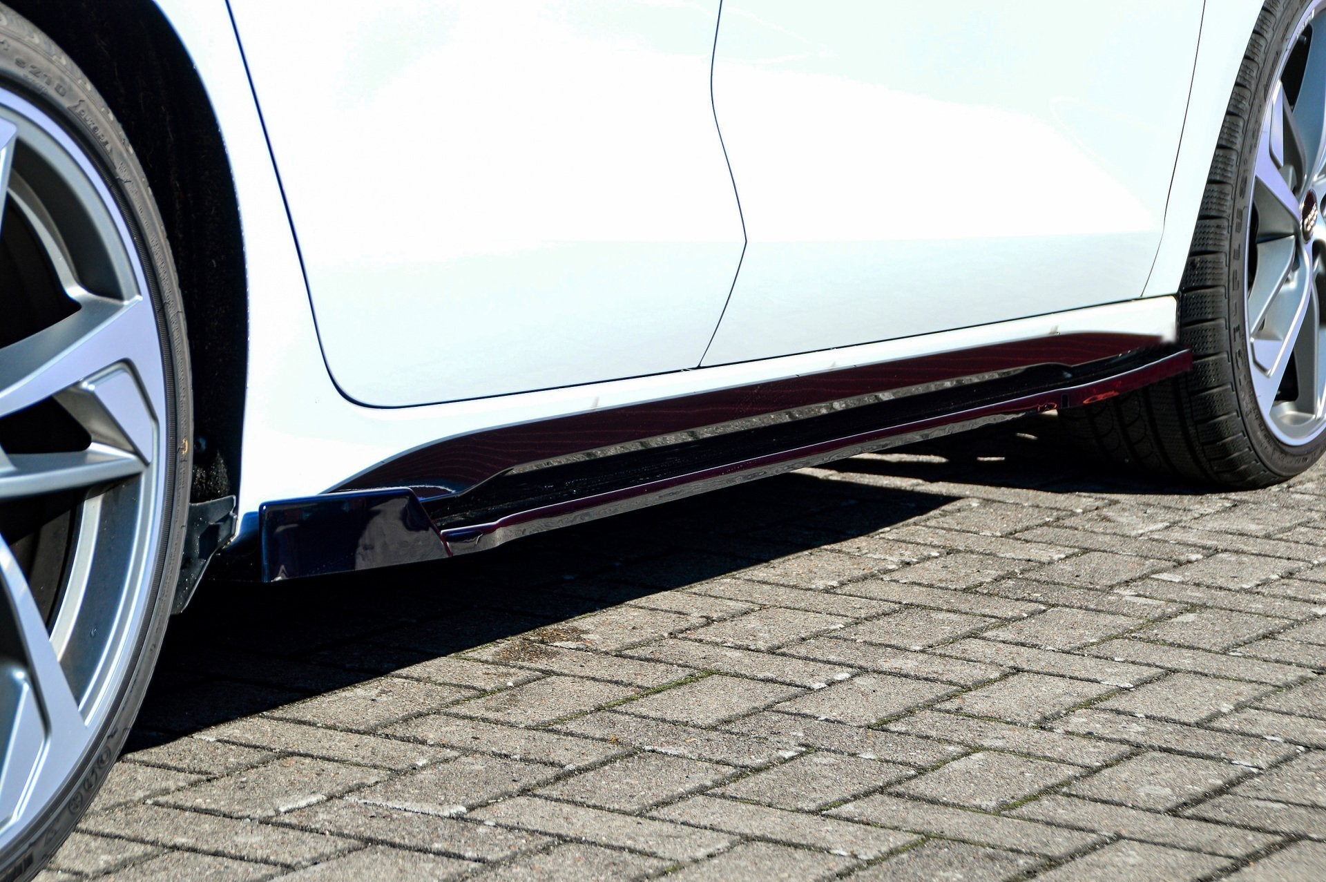 Cup Seitenschweller mit Wing hinten passend für Audi A3 8Y S-Line + S3