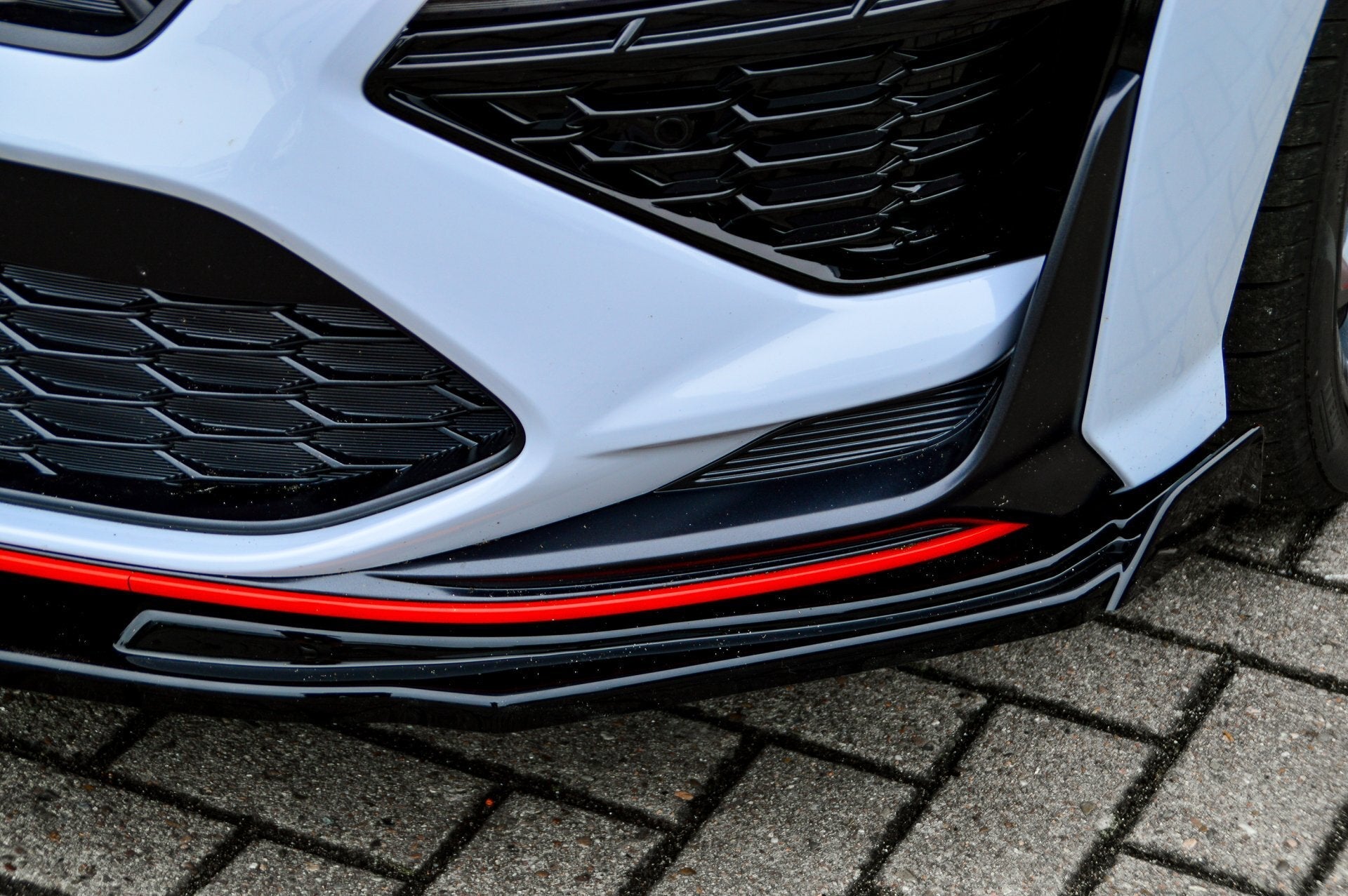 Cup Frontspoilerlippe mit Wing passend für Hyundai Kona N + N-Line