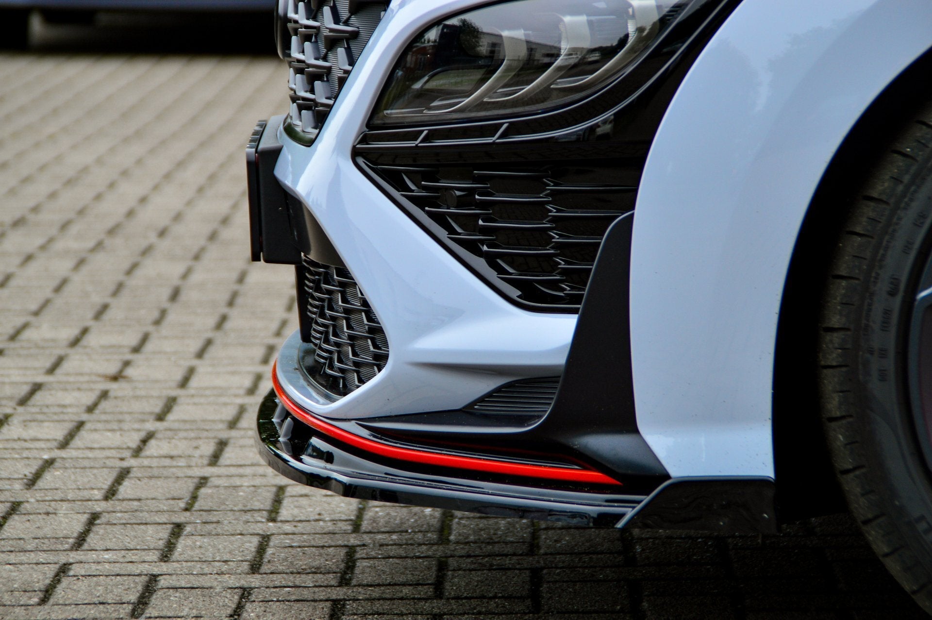 Cup Frontspoilerlippe mit Wing passend für Hyundai Kona N + N-Line